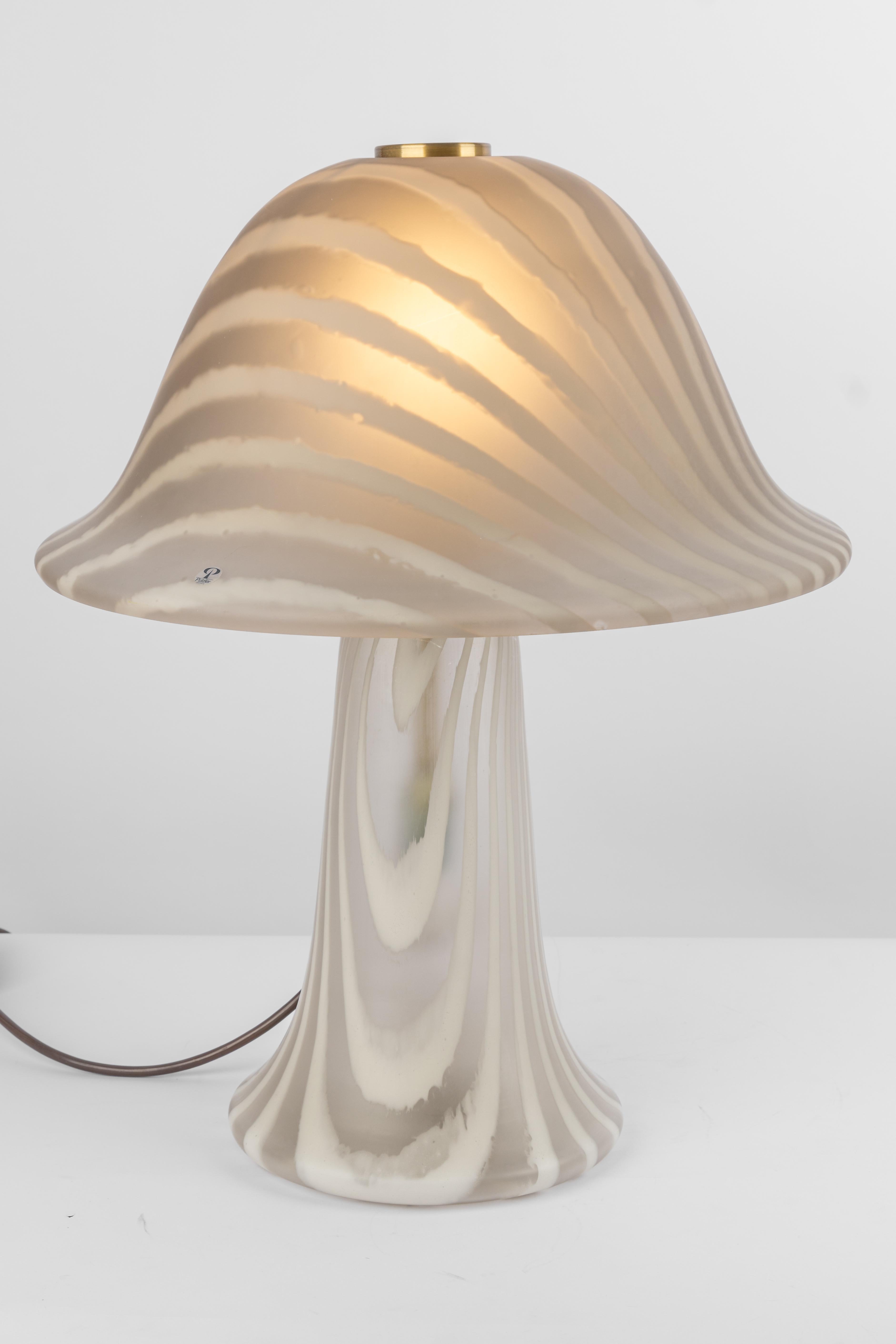 Wonderful Glass Mushroom Table Lamp by Peill & Putzler, Germany, 1970s In Good Condition For Sale In Aachen, NRW