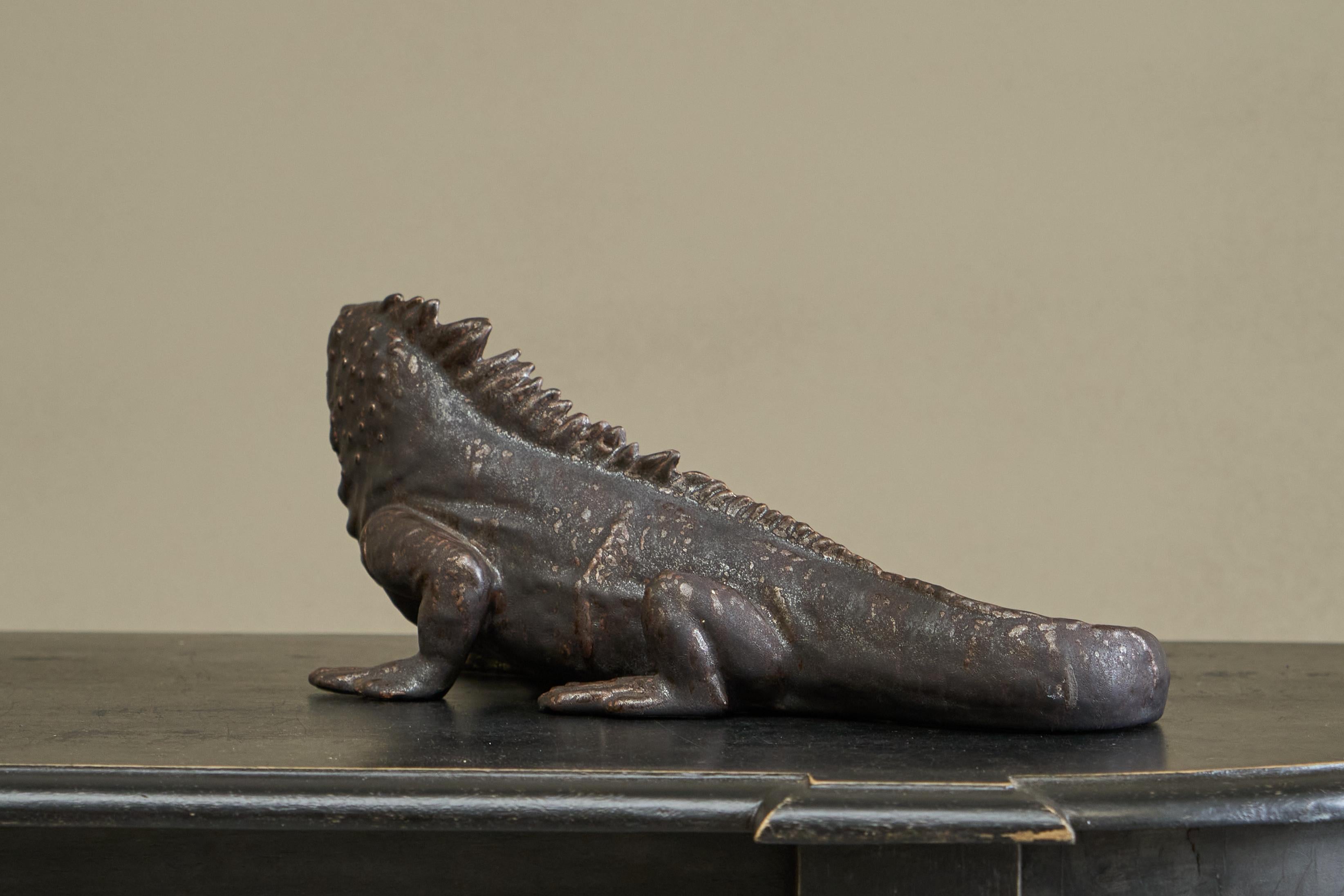 Maravillosa Iguana de Studio Pottery esmaltada años 60 Europeo en venta