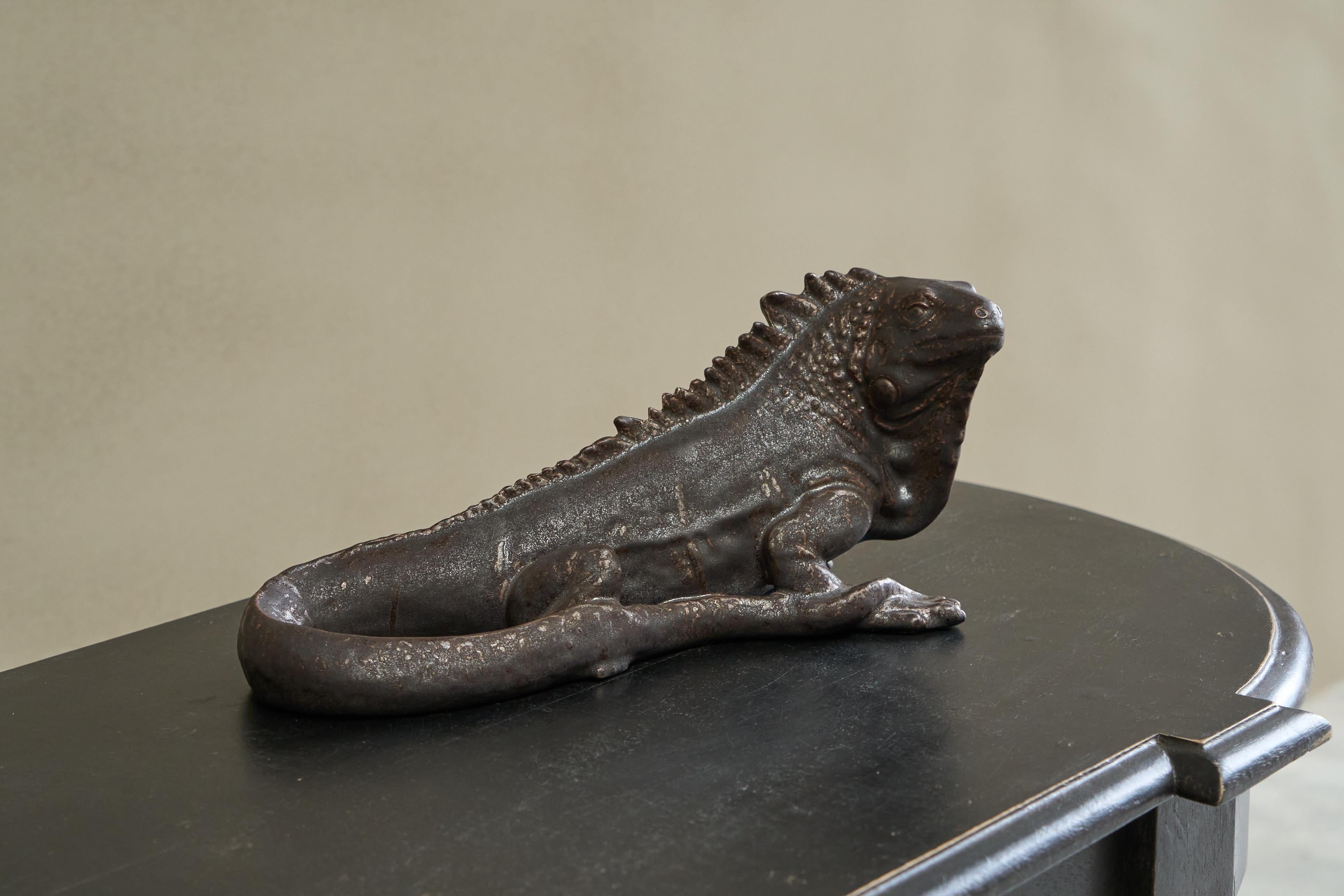 Maravillosa Iguana de Studio Pottery esmaltada años 60 Alfarería en venta