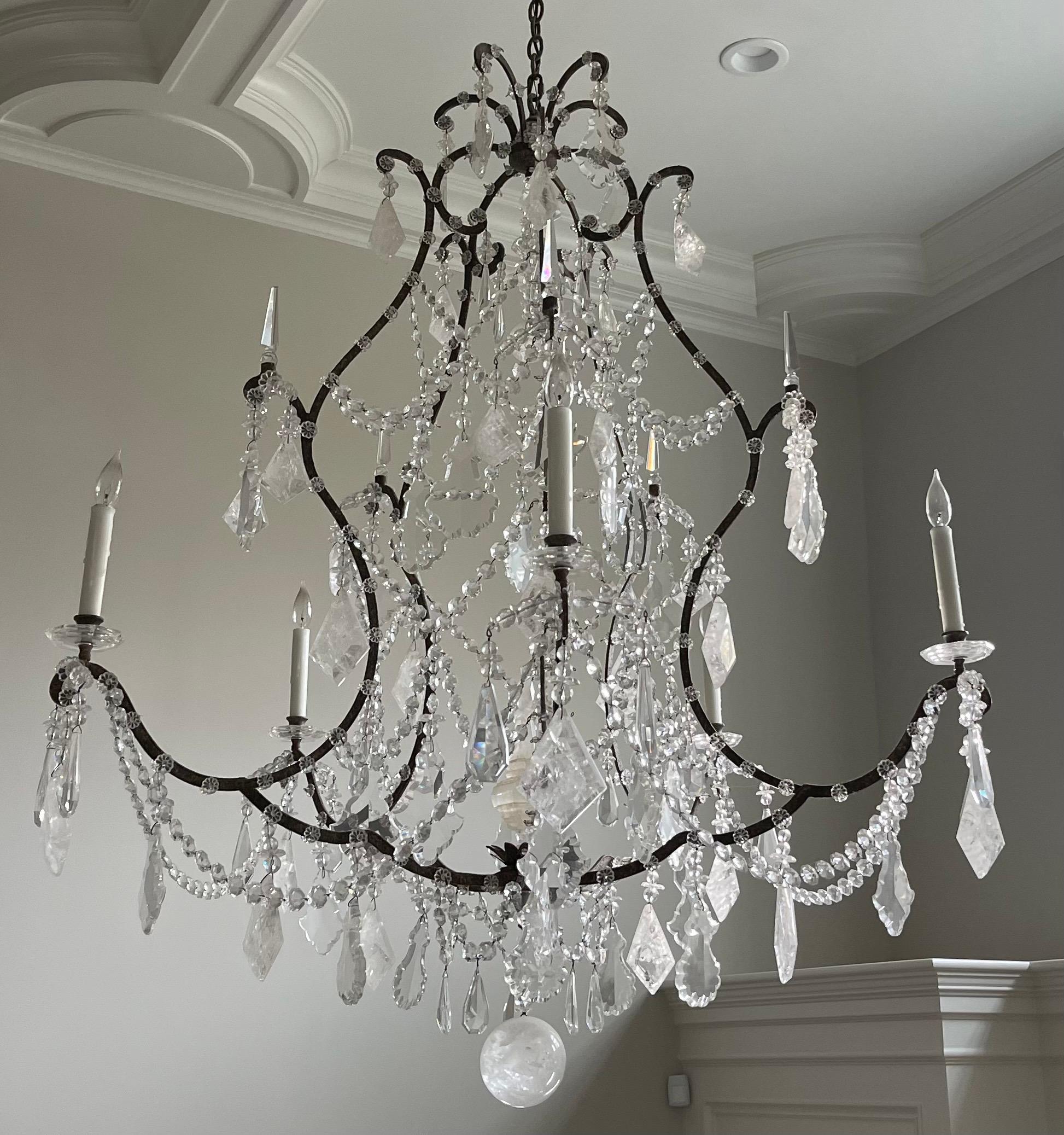 Dorato Meraviglioso lampadario Baguès Rock Crystal Swag Large Jansen in oro e argento in vendita