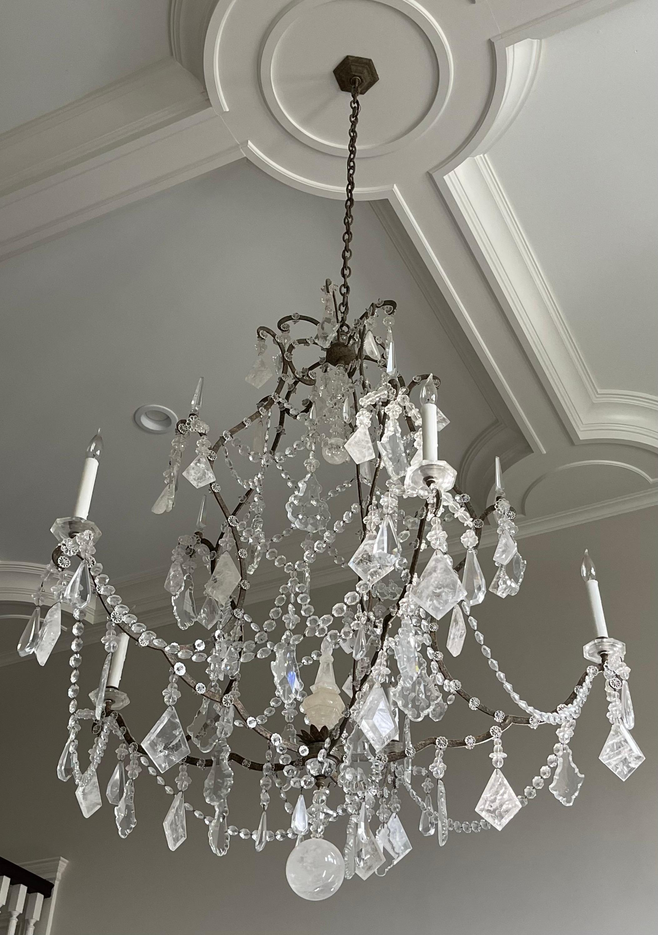 XX secolo Meraviglioso lampadario Baguès Rock Crystal Swag Large Jansen in oro e argento in vendita