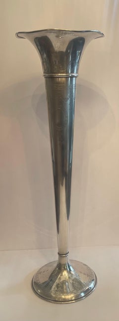 Meraviglioso vaso a tromba con volant di Gorham in argento sterling inciso di grandi dimensioni