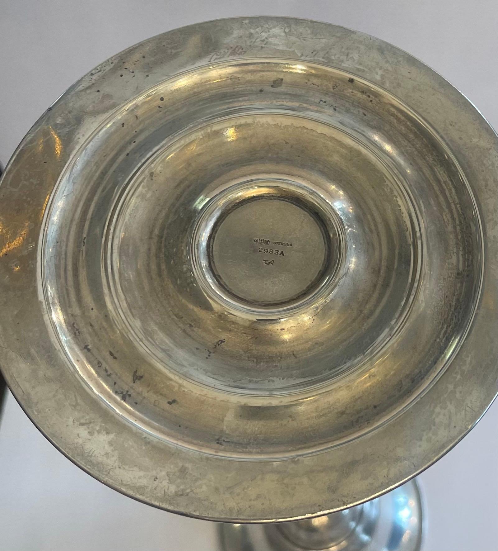 Meraviglioso vaso a tromba con volant di Gorham in argento sterling inciso di grandi dimensioni in vendita 1