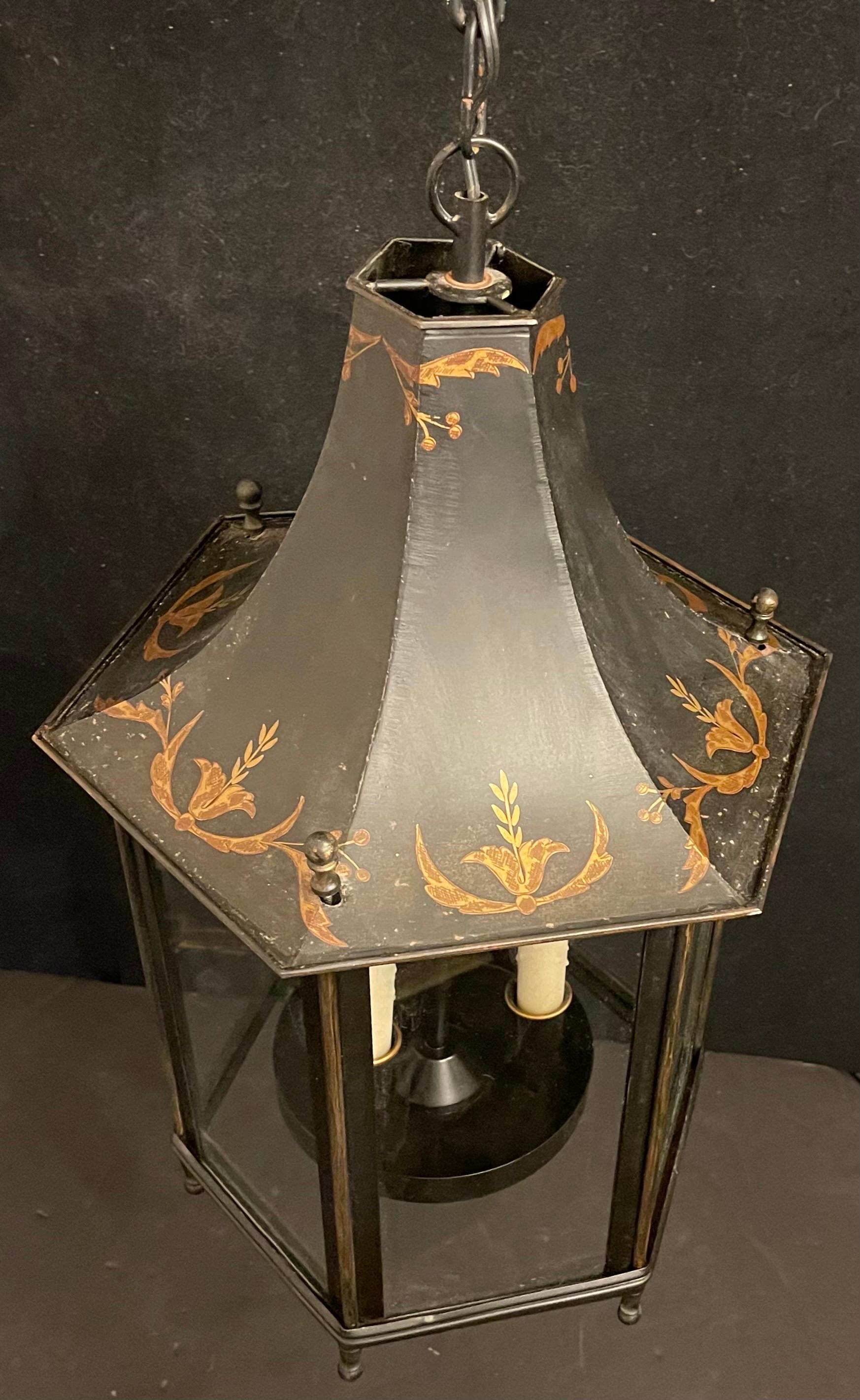 Belle Époque Wonderful Hand Painted Tole Pagoda Octagonal Chinoiserie Lantern Pendent Fixture For Sale