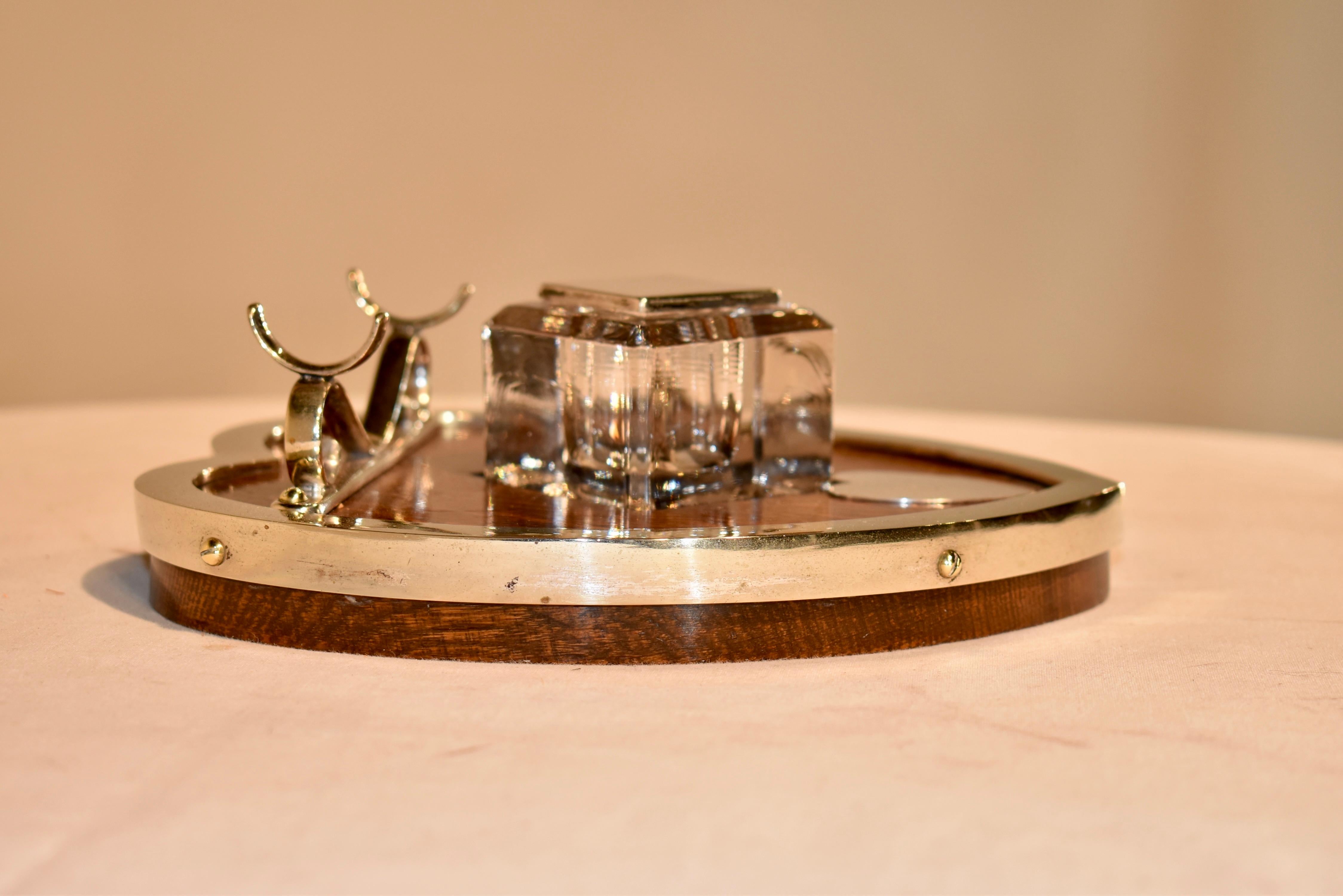 Inizio XX secolo Meraviglioso calamaio a forma di cuore in Oak e argento, circa 1900 in vendita