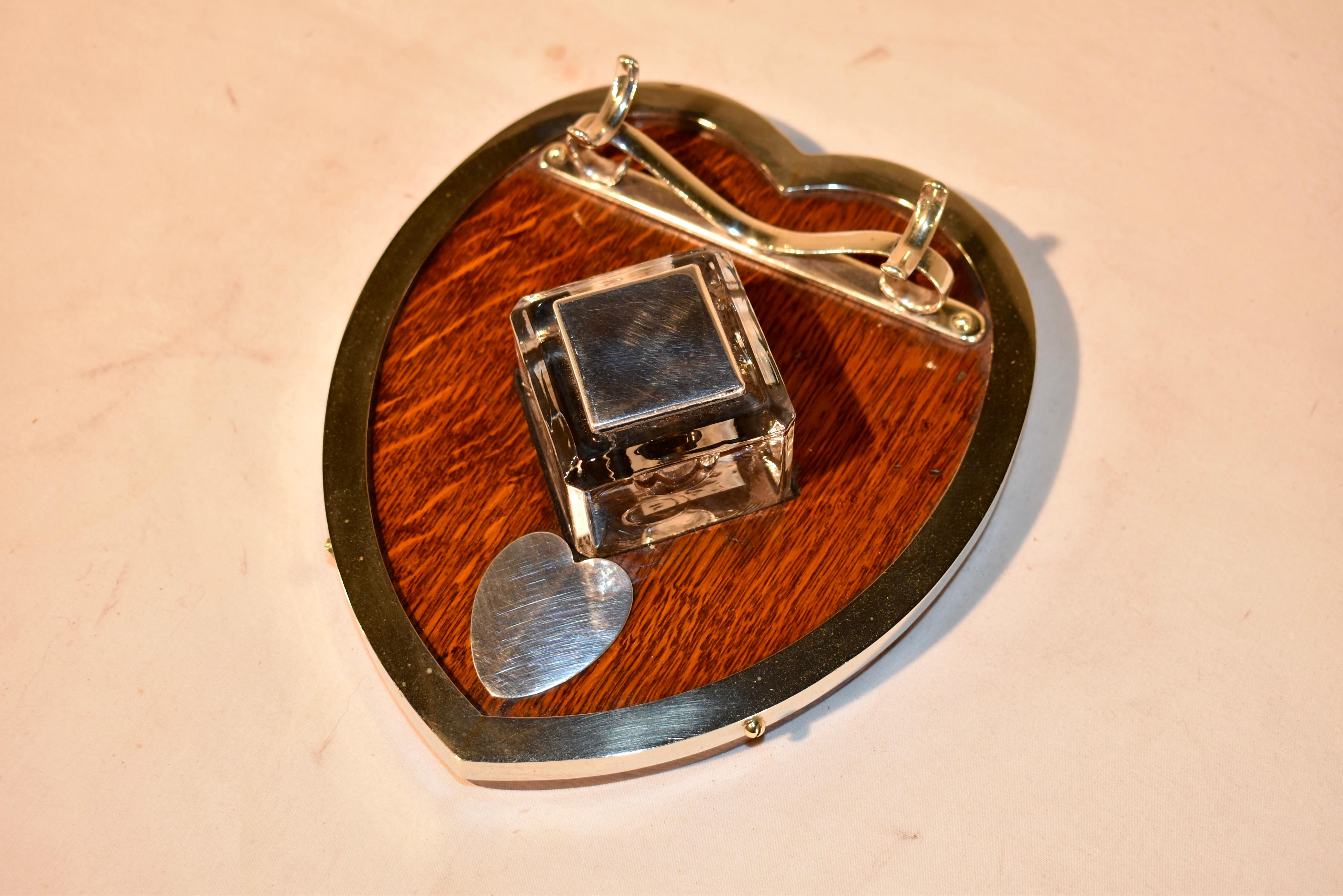 Meraviglioso calamaio a forma di cuore in Oak e argento, circa 1900 in vendita 1