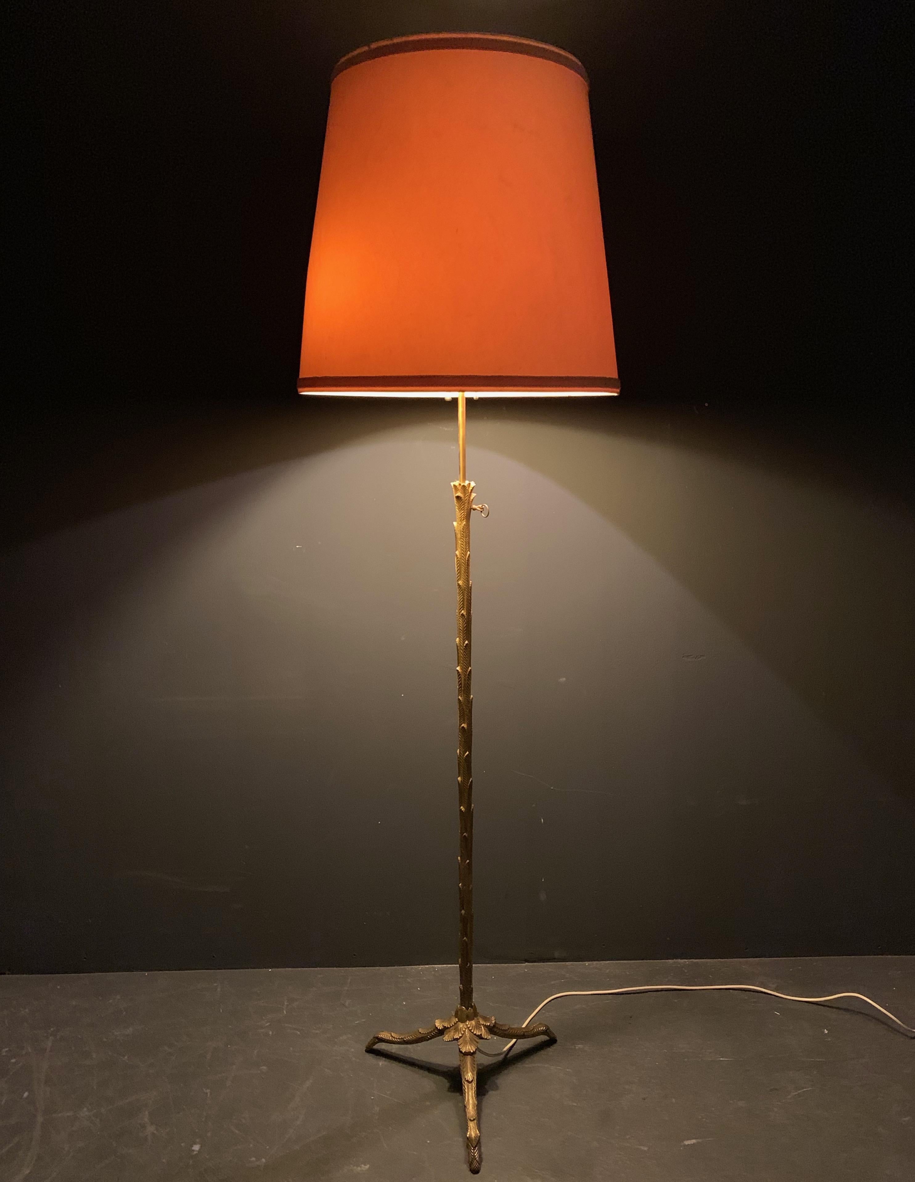 Merveilleux lampadaire Maison Baguès bronze réglable en hauteur en vente 1