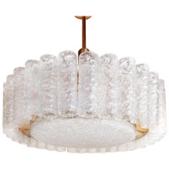 Wunderschöner Kronleuchter aus Eisglas in Messing von Doria