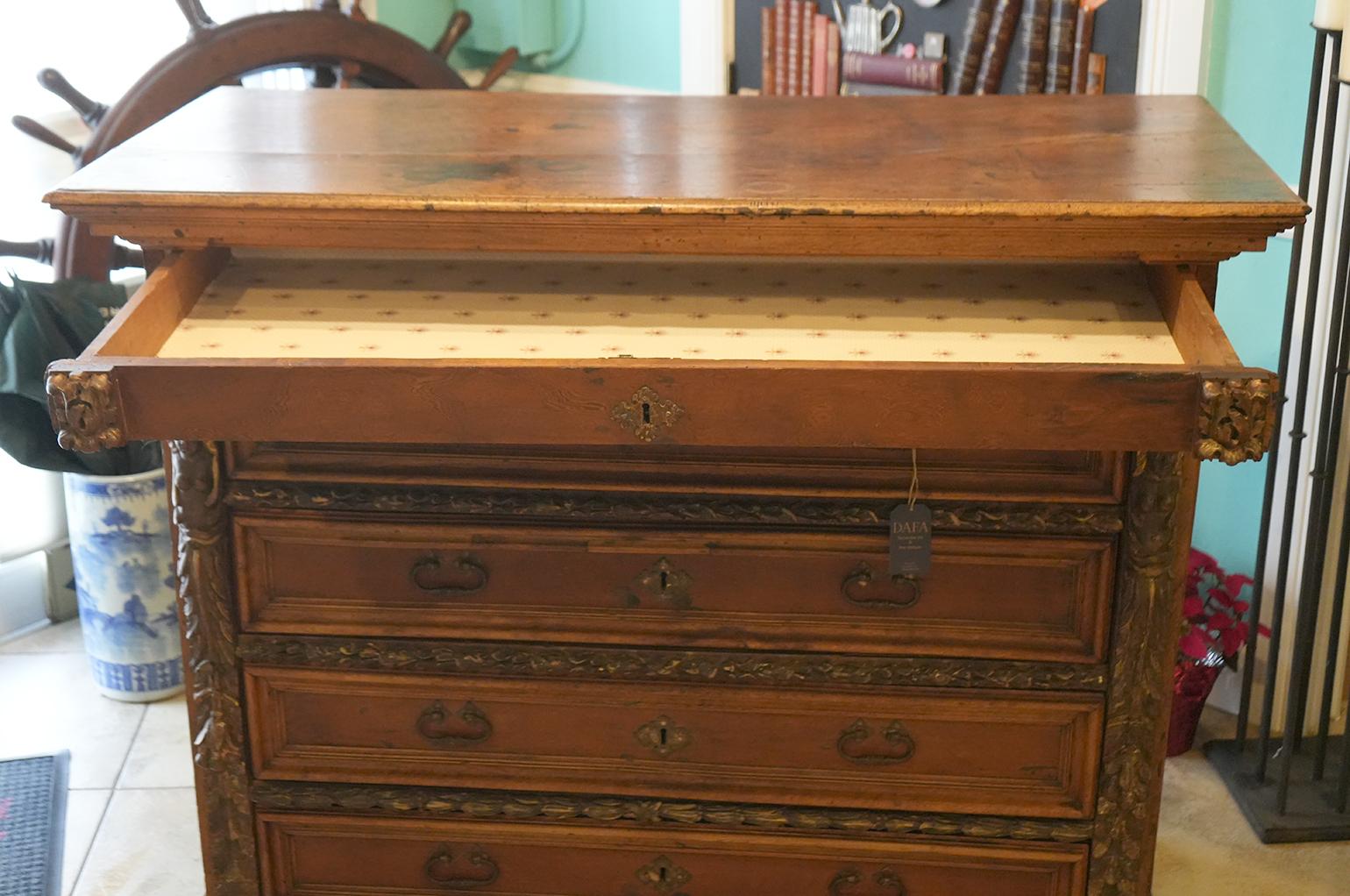 Wonderful Italian 18th Century Walnut Commode / Chest of Drawers Original Cond For Sale 6