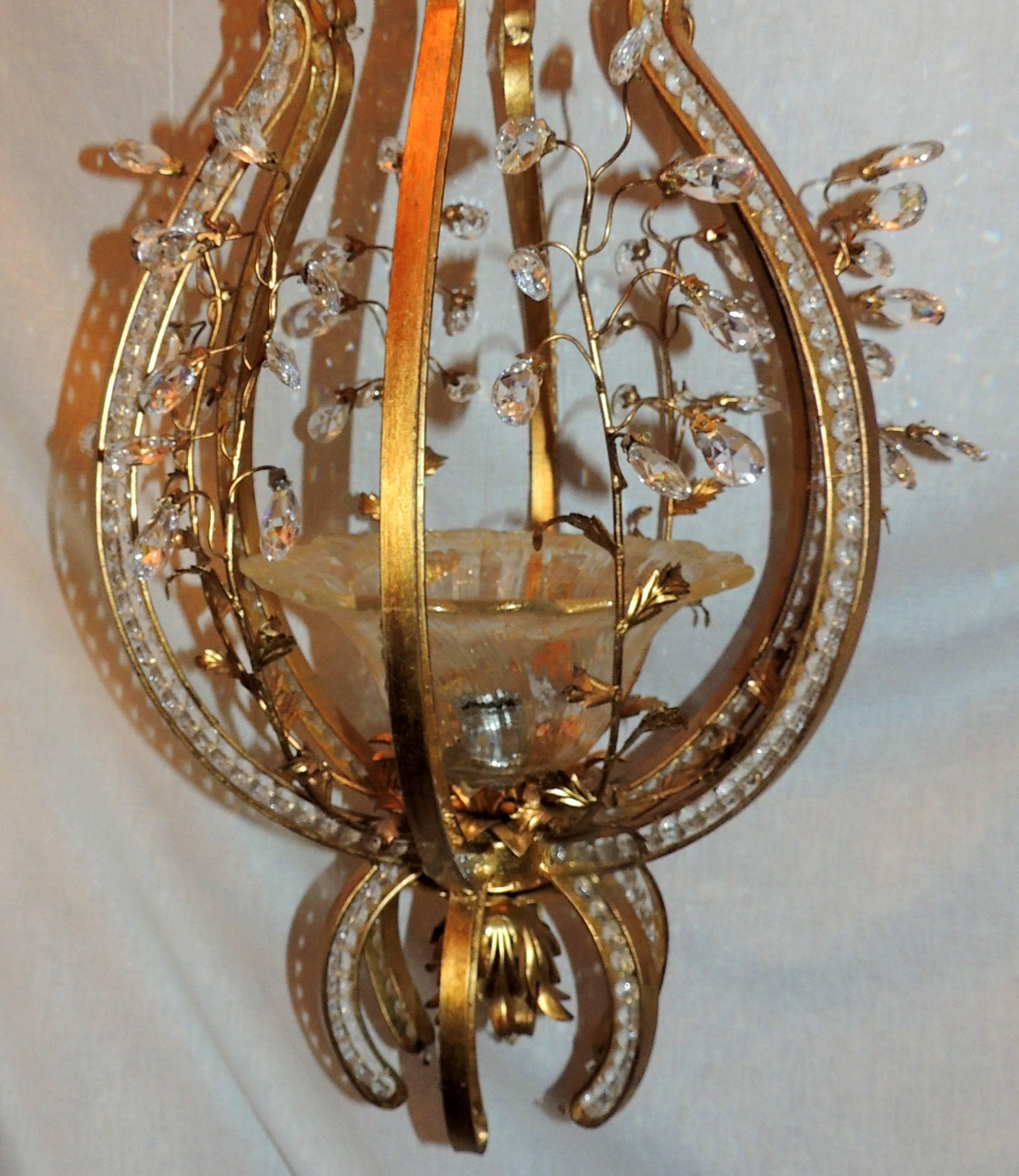 Wonderful Italian Beaded Gilt Baguès Blown Glass Lantern Pendant Pair Chandelier For Sale 3