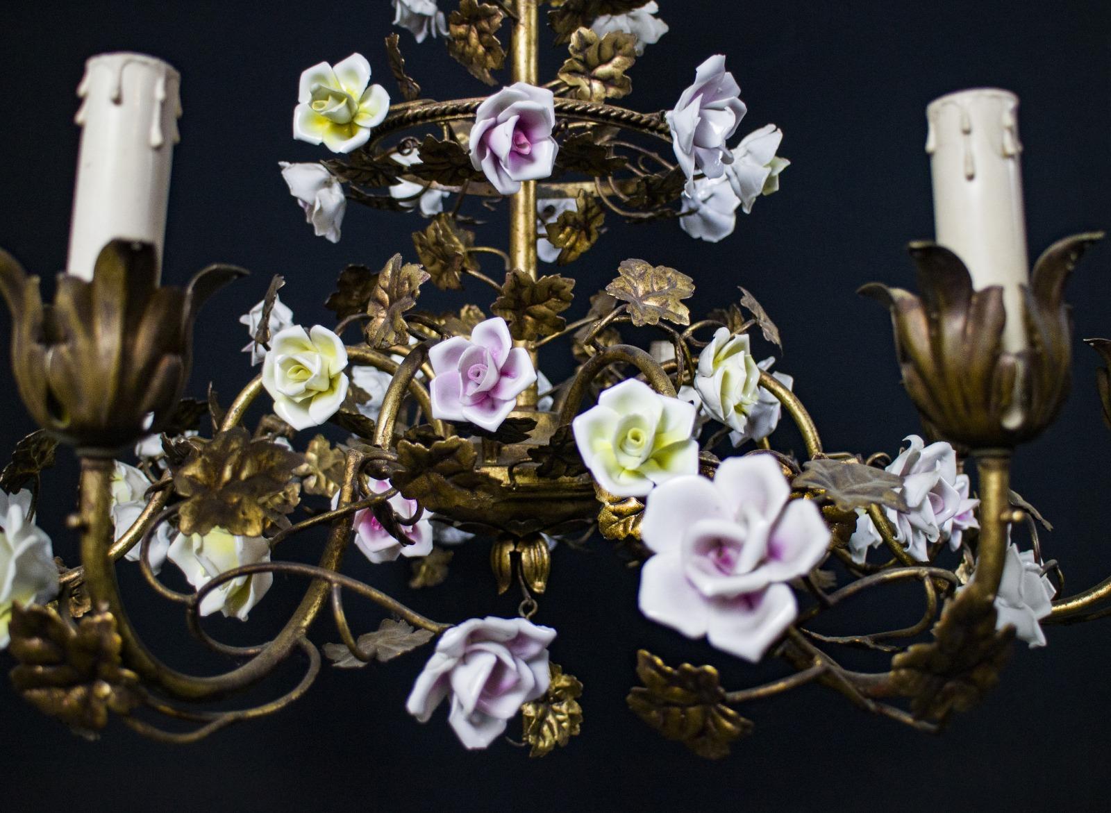Wonderful Italian Cage Form Chandelier with Colorful Porcelain Flowers In Good Condition For Sale In Rome, IT