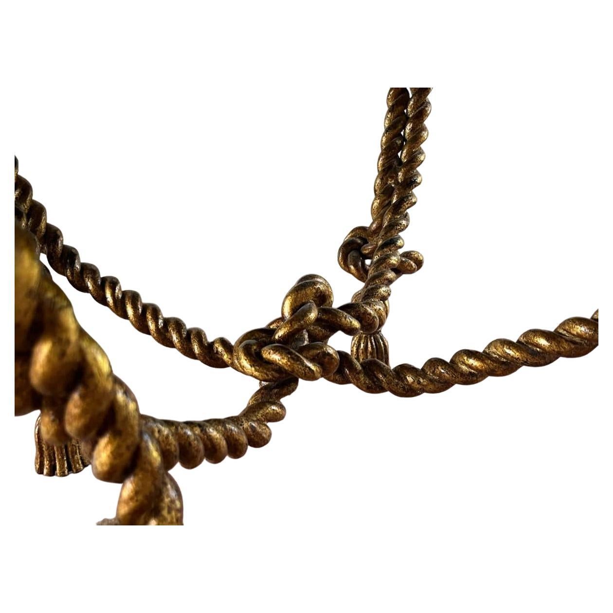 Wunderschöne italienische Gold vergoldete Eisen Seil Quaste geknotete runde Hocker-Ottoman-Bank (Hollywood Regency) im Angebot