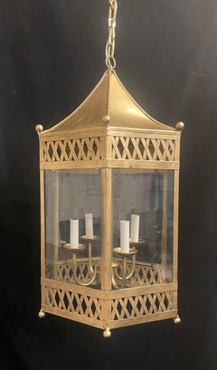 Meravigliosa Lanterna a pagoda a reticolo italiana di grandi dimensioni in oro dorato Tole