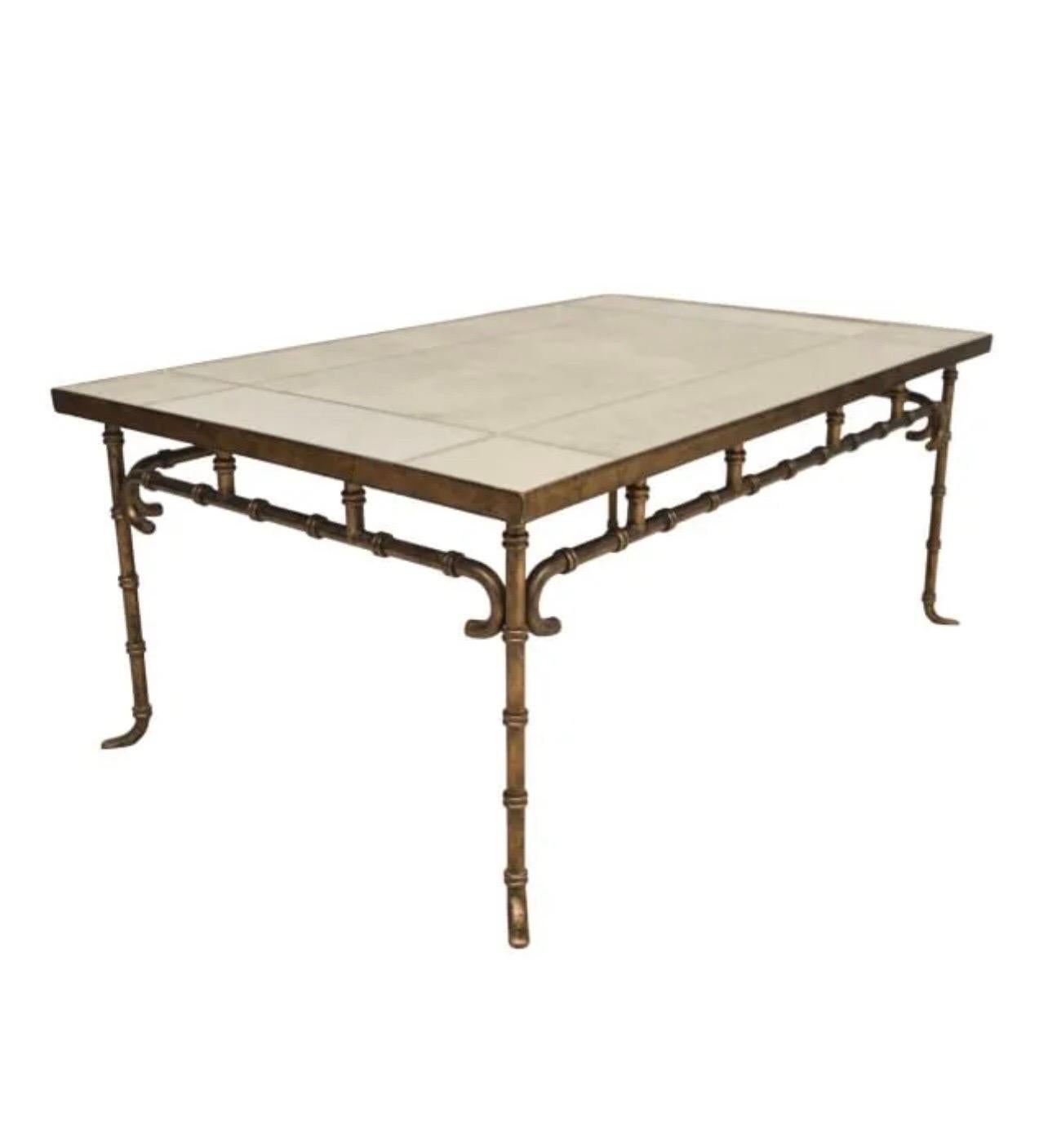 Merveilleuse table basse cocktail italienne moderne du milieu du siècle dernier en faux bambou miroir en vente