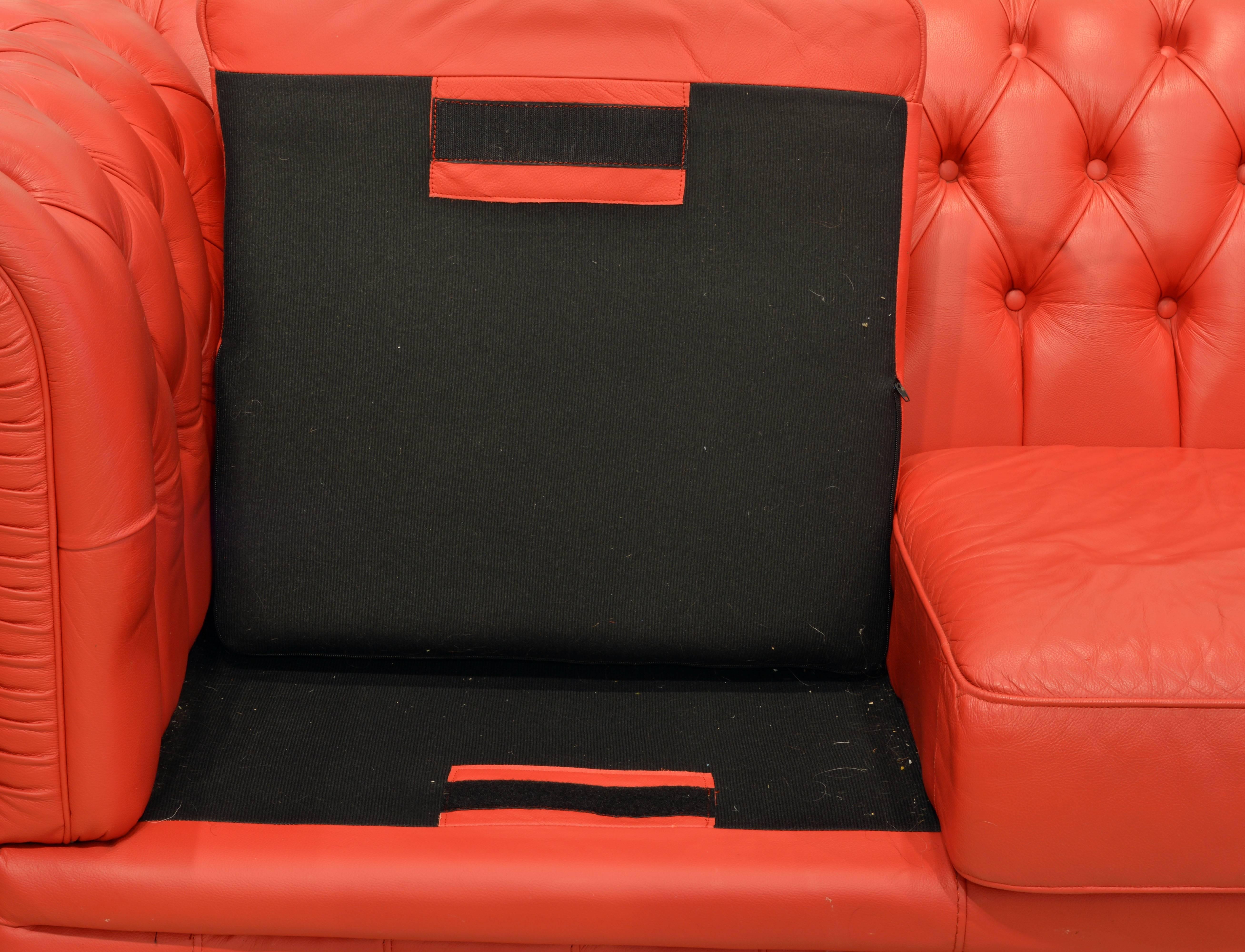Modern Wonderful Italian Red Leather Chesterfield Sofa in the Style of Poltrona Frau