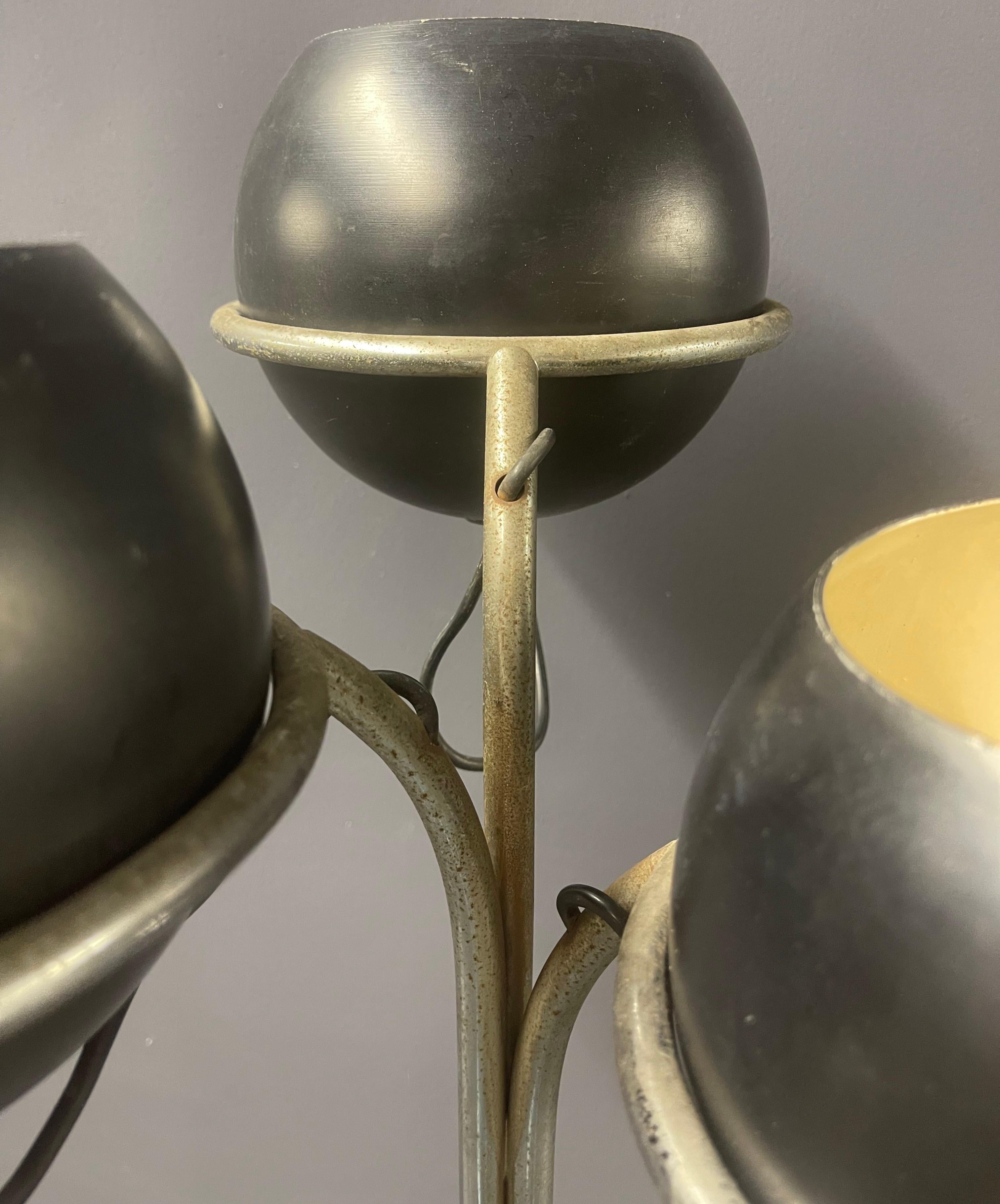 Wonderful Italien Floor Lamp with Elements of Arteluce and Arredoluce For Sale 10