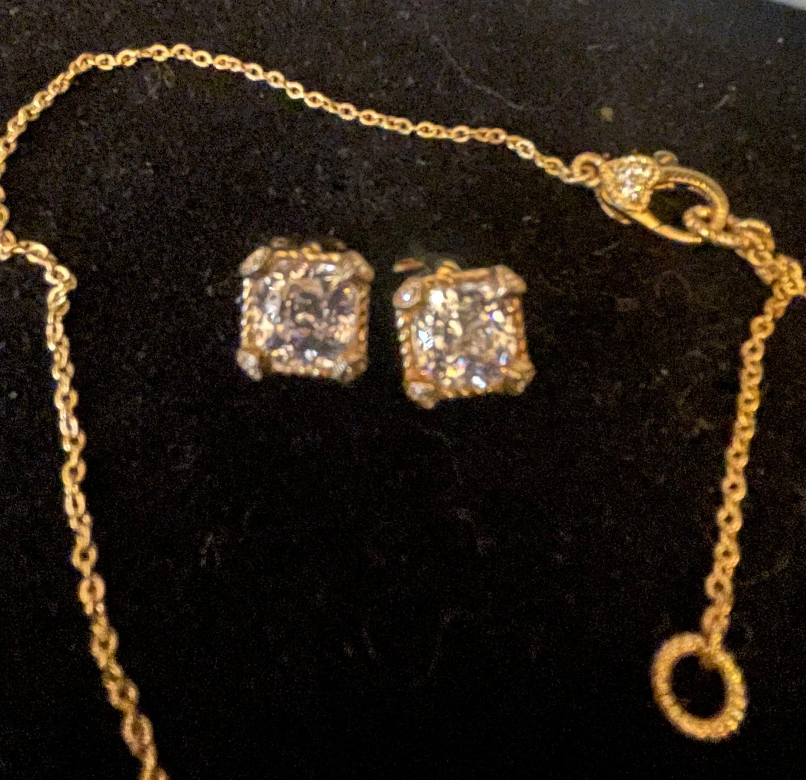 Maravilloso conjunto de pendientes y collar de circonitas de Judith Ripka en oro de ley vermeil Francés en venta