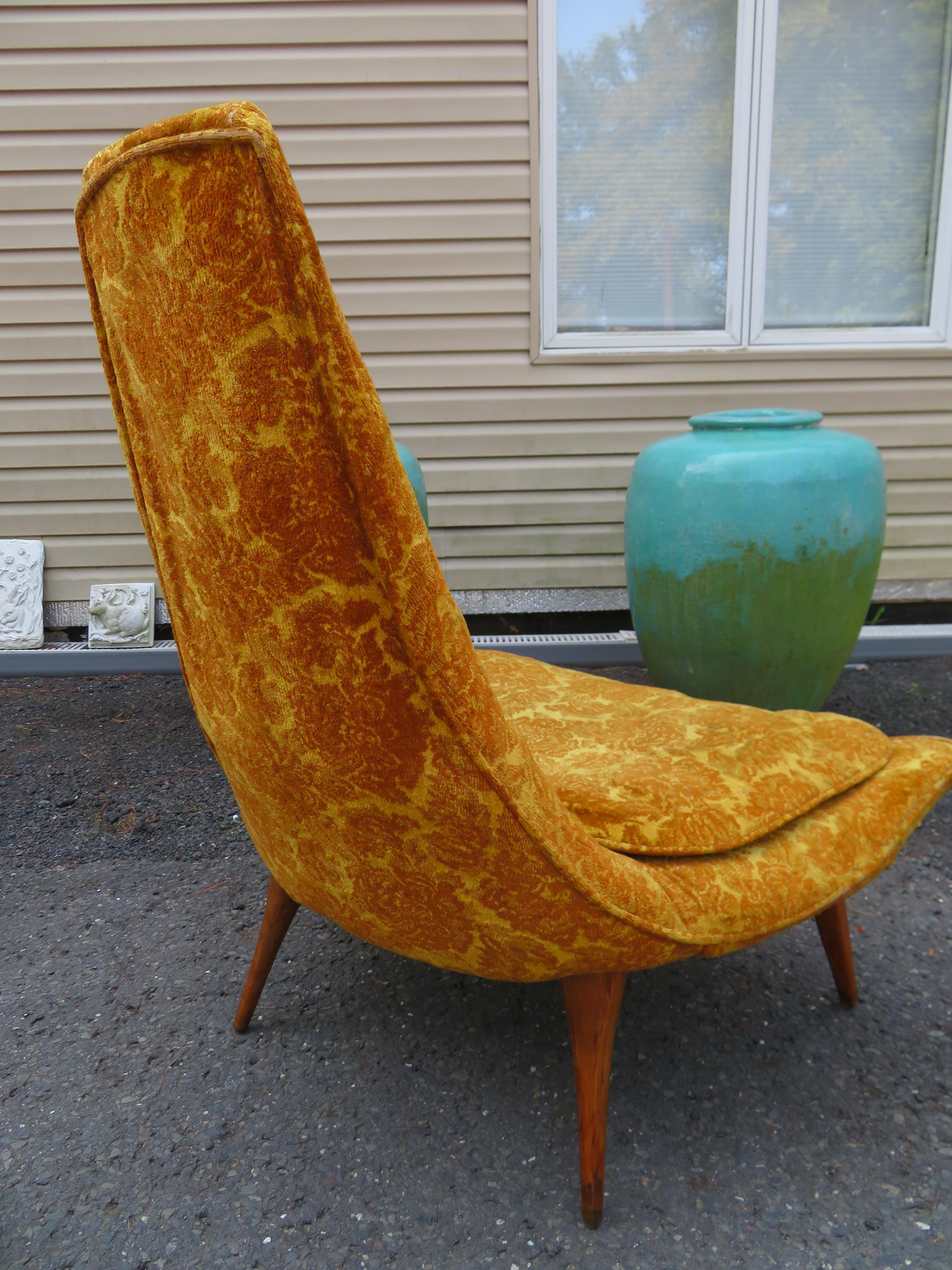 Magnifique fauteuil de salon Karpen of California à haut dossier en noyer du milieu du siècle dernier en vente 5