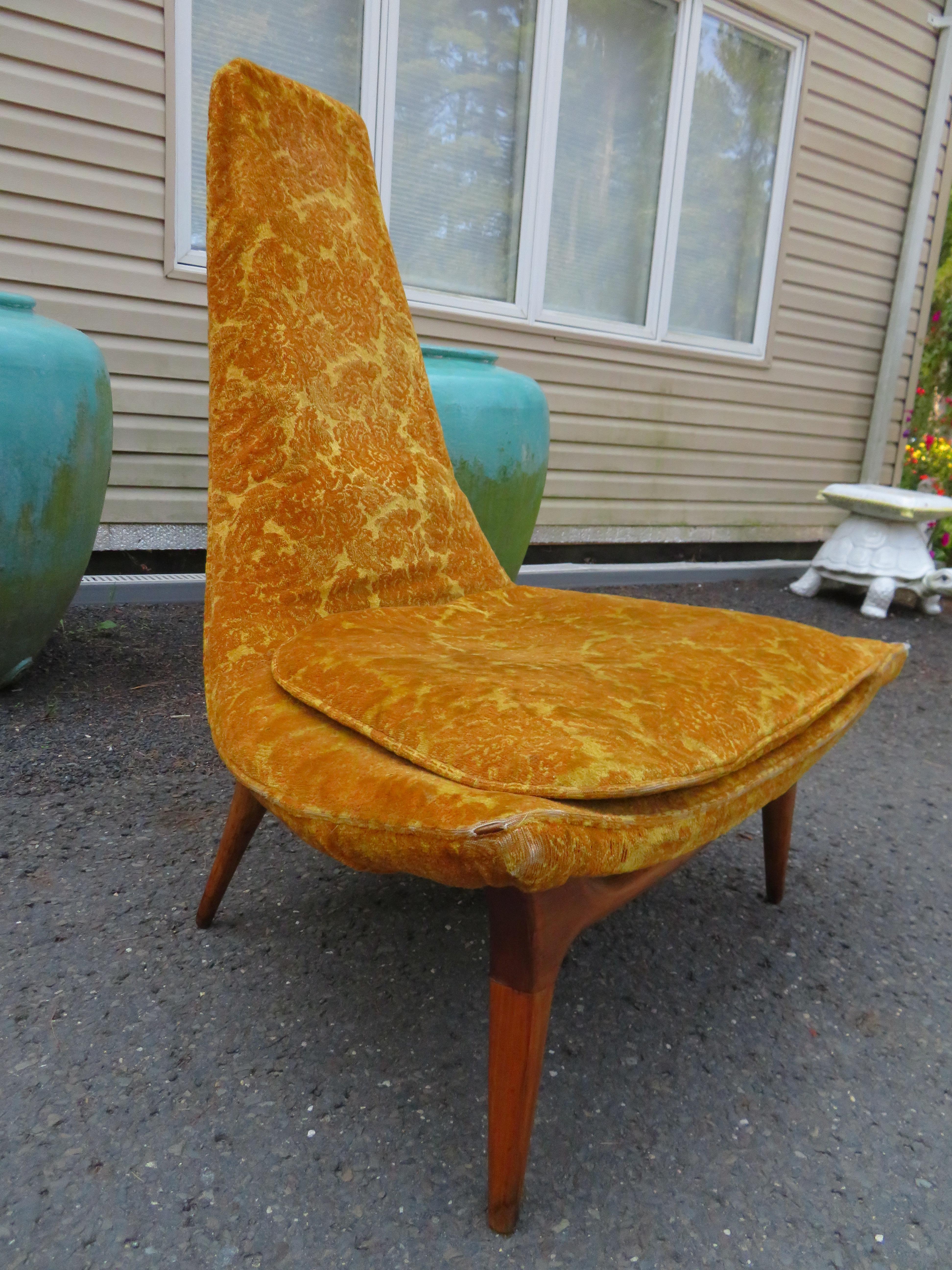 Magnifique fauteuil de salon Karpen of California à haut dossier en noyer du milieu du siècle dernier en vente 6