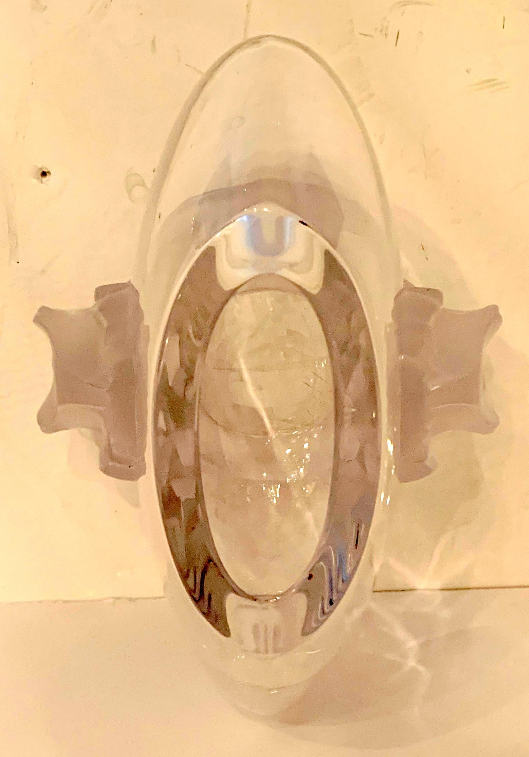 Wonderful Lalique France Art Glass Garance Fish Oval Crystal Vase Centerpiece In Good Condition In Roslyn, NY