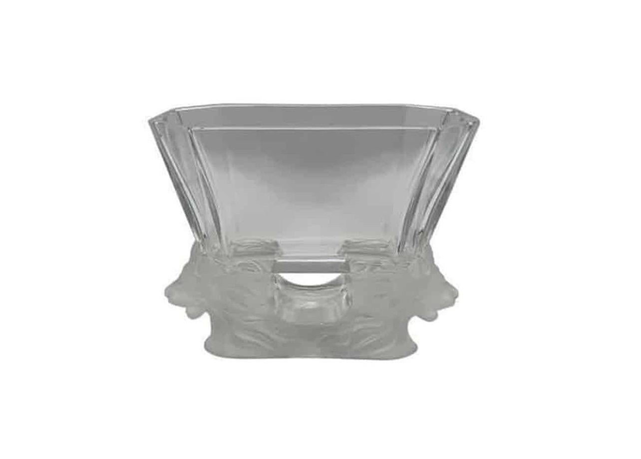Cristal Merveilleux vase octogonal en cristal Lalique France Venise à double tête de lion en vente