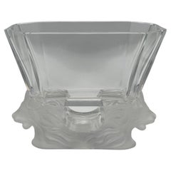 Maravilloso jarrón de cristal octogonal con doble cabeza de león Lalique France Venise