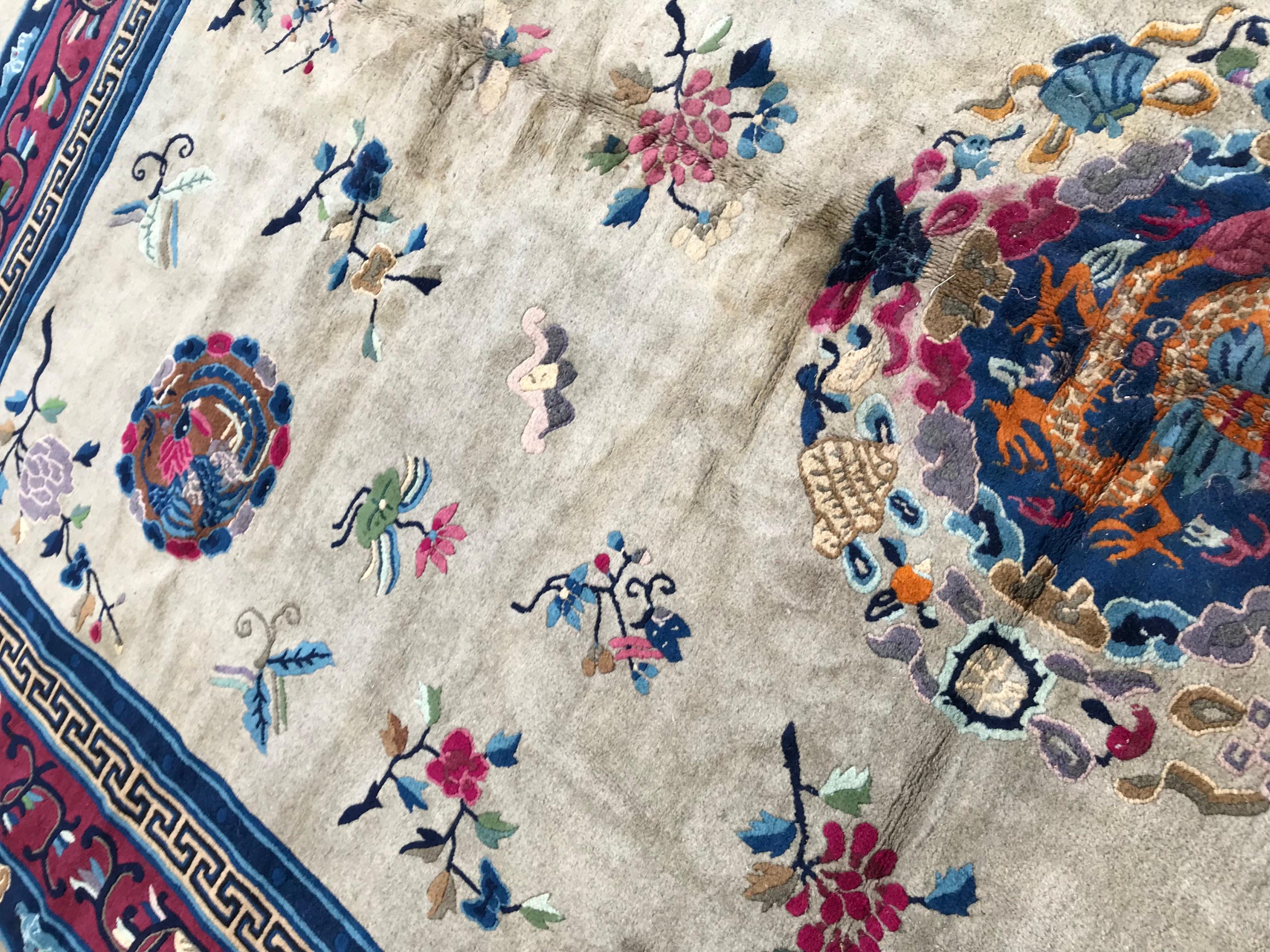 Wonderful Large Antique Chinese Dragon Rug In Good Condition In Saint Ouen, FR