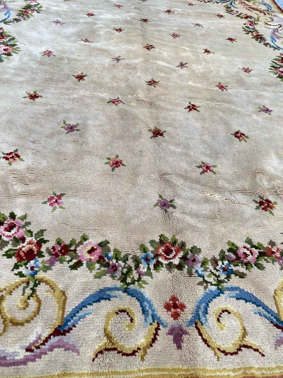 Exquisite Early 20th Century French Rug

Discover the elegance of a beautifully crafted early 20th-century French rug. This masterpiece features a delightful floral Aubusson and savonnerie design with a palette of soft, light colors. Every detail is
