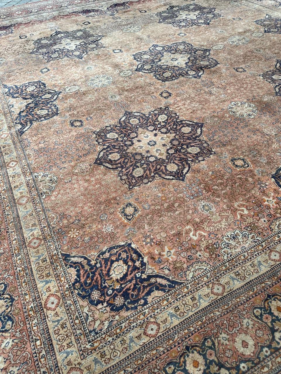 Bobyrug’s Wonderful large antique Turkish fine sivas rug  In Good Condition For Sale In Saint Ouen, FR