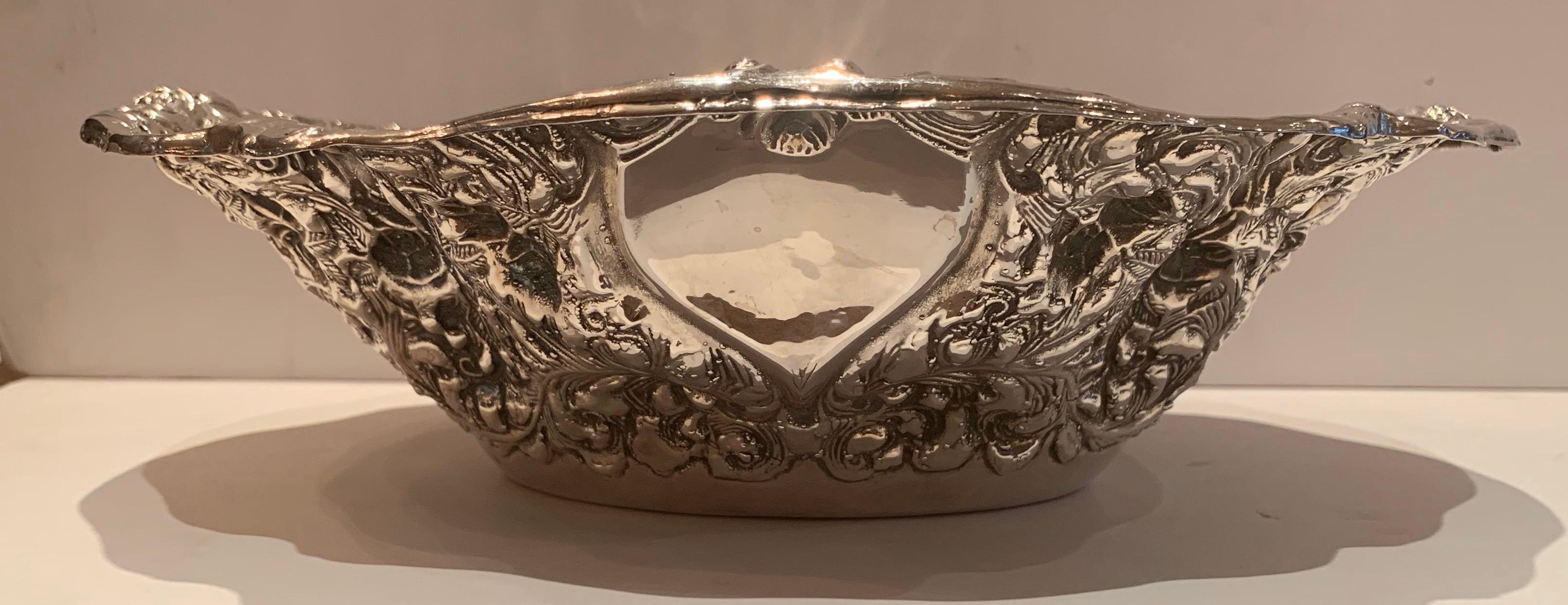 Wunderschöne große Belle Époque 800 Sterling Silber Oval Centerpiece Blumenschale (20. Jahrhundert) im Angebot
