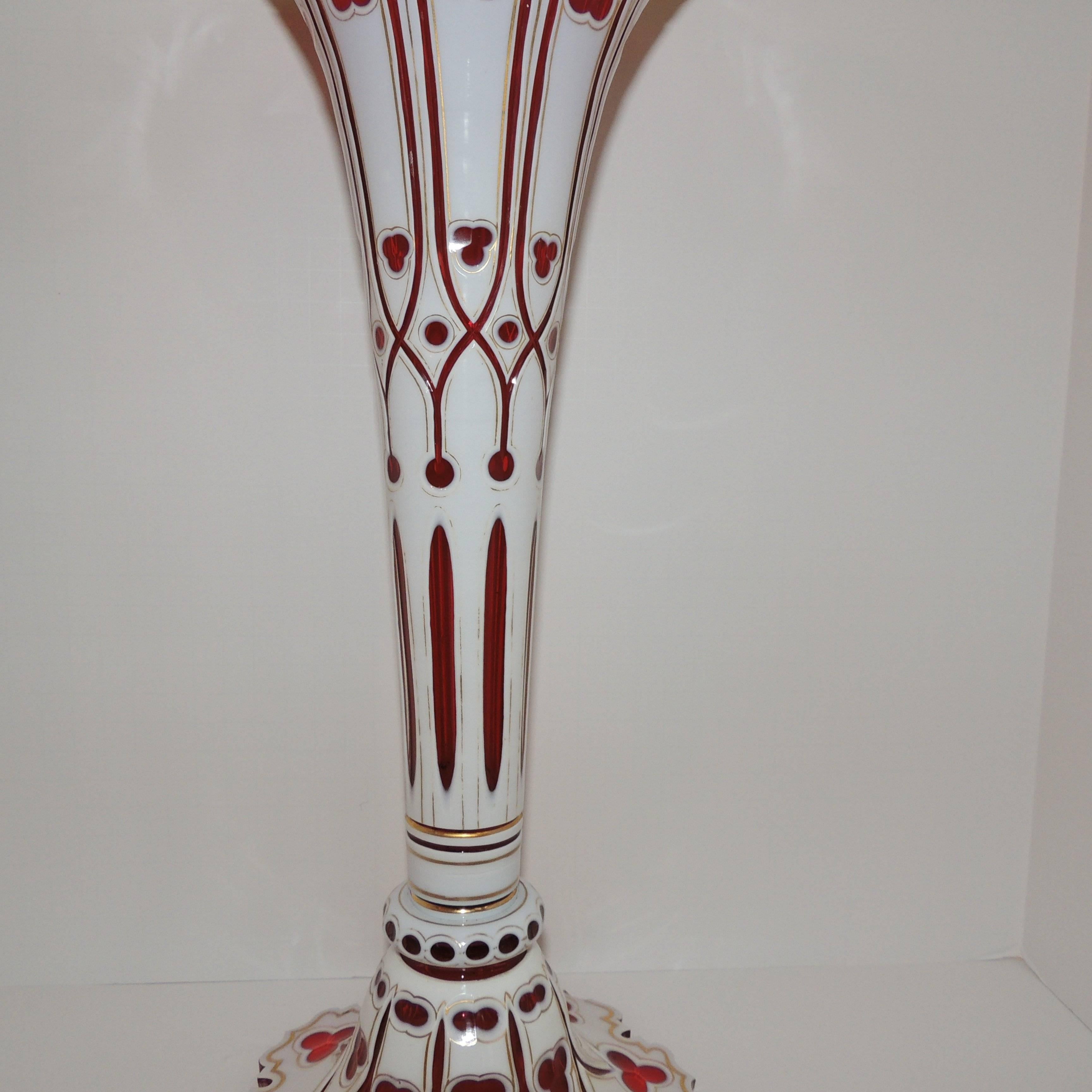 Wonderful Large Bohemian Gilt White Red Cut Crystal Glass Vase Gold Gilt Clover For Sale 2