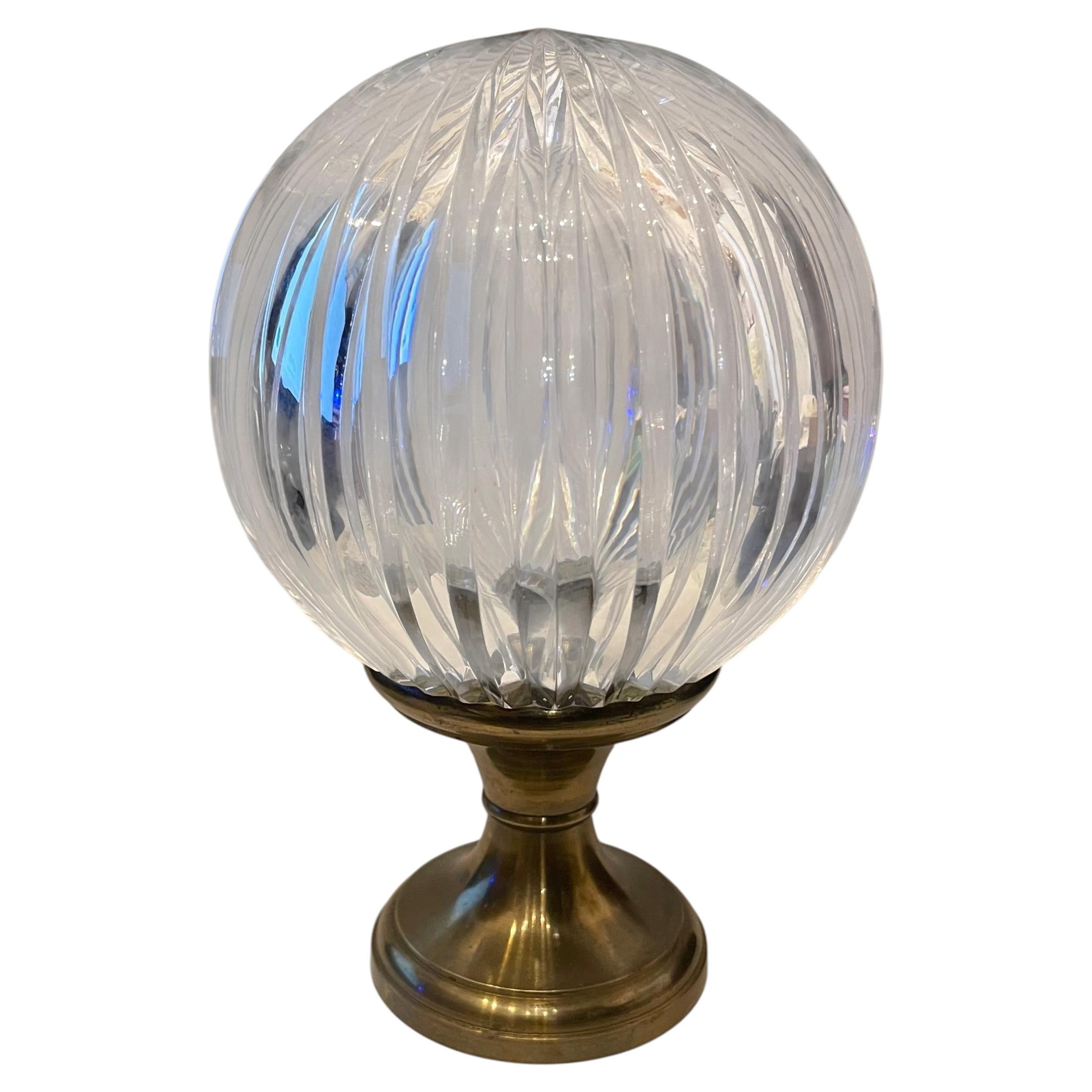 Magnifique grand pommeau de rampe d'escalier en bronze avec cristal taillé