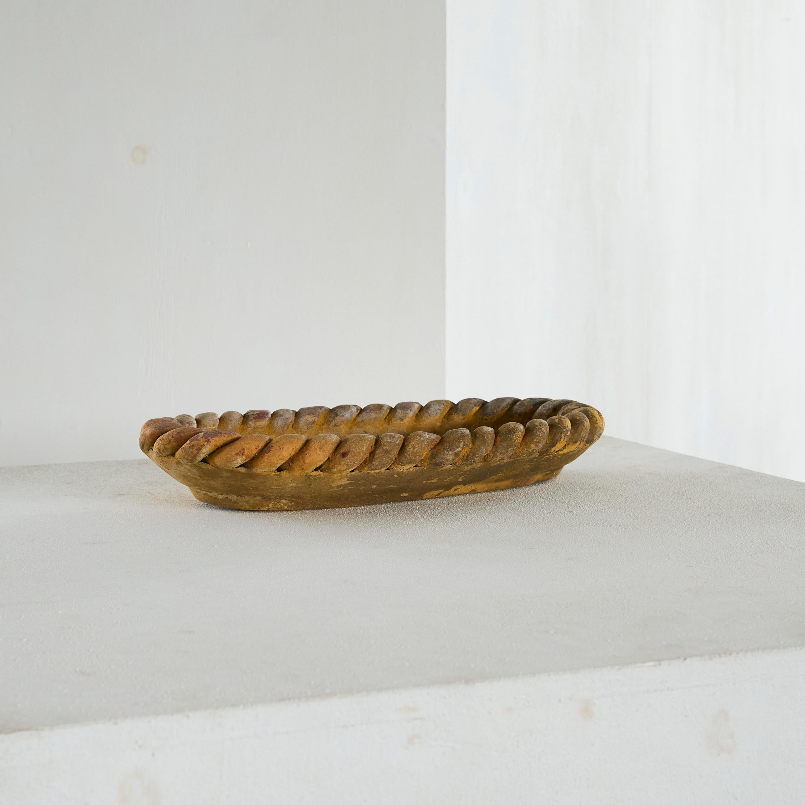 Wunderschöne große geflochtene Schale aus Töpferware der 1950er Jahre (20. Jahrhundert) im Angebot