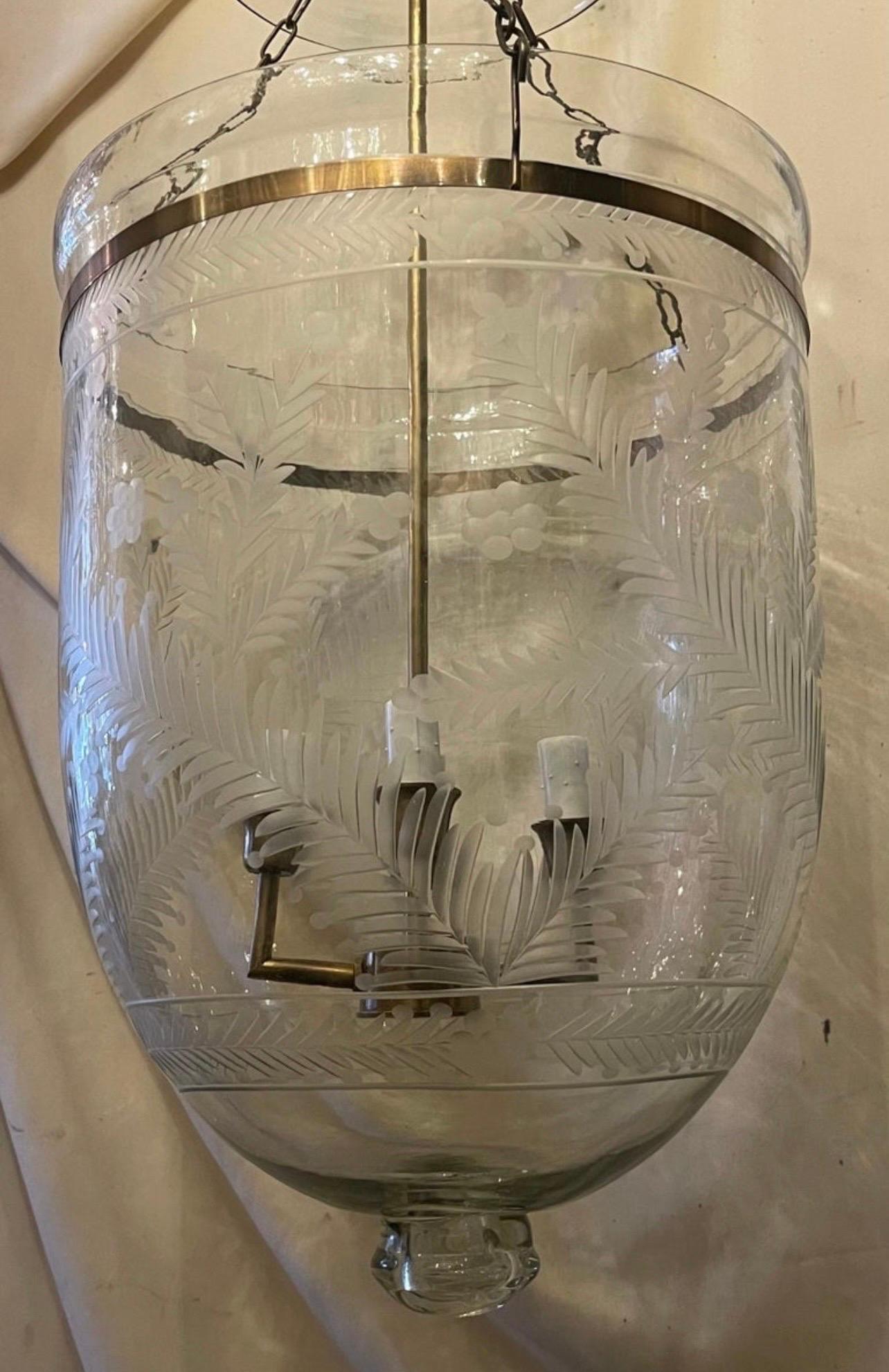 Maravilloso Farol de 4 Luces de Latón Soplado con Vidrio Grabado en Bueno estado para la venta en Roslyn, NY