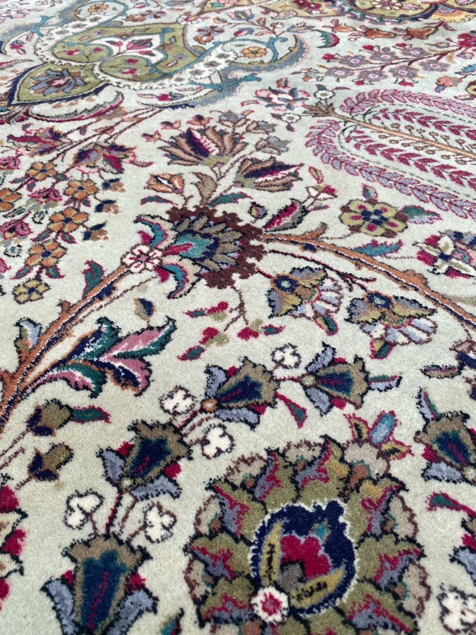 Very beautiful vintage extremely fine tabriz rug with nice floral design and beautiful colors, entirely and very finely hand knotted with wool velvet on cotton foundation.

✨✨✨
