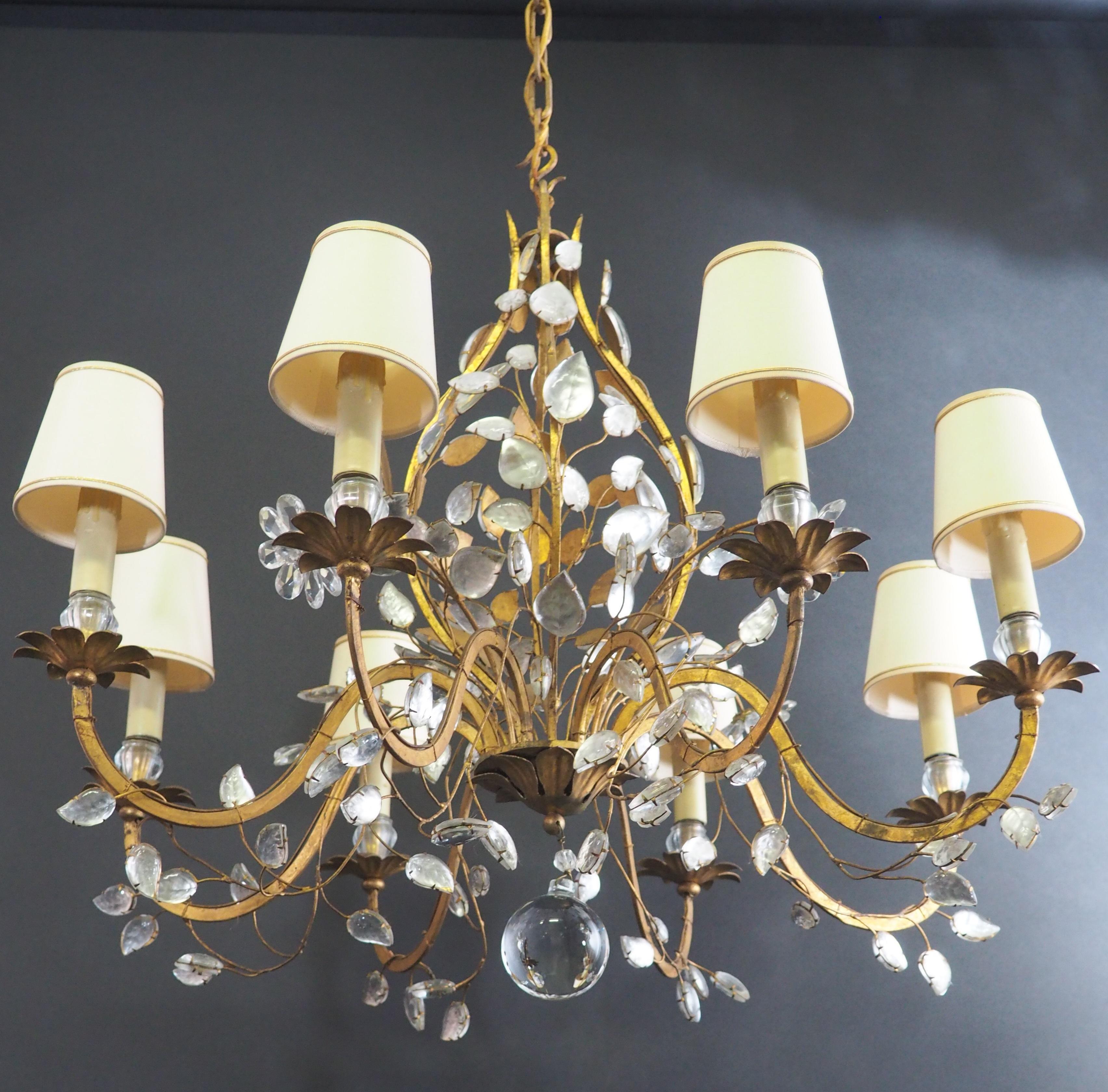 Mid-Century moderno Meraviglioso lampadario a foglie di fiori di Maison Baguès, Parigi, circa anni '50 in vendita