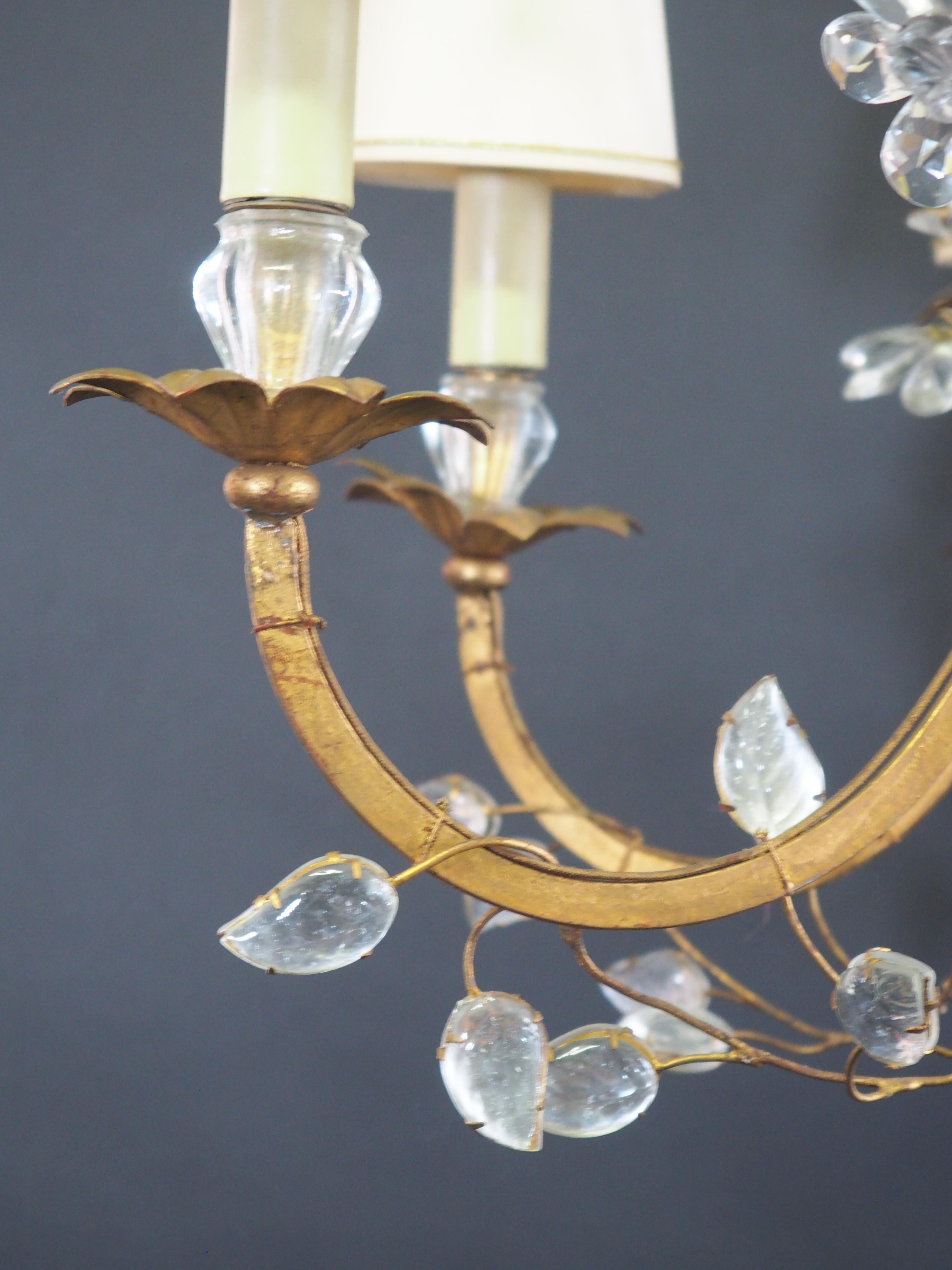 Metà XX secolo Meraviglioso lampadario a foglie di fiori di Maison Baguès, Parigi, circa anni '50 in vendita
