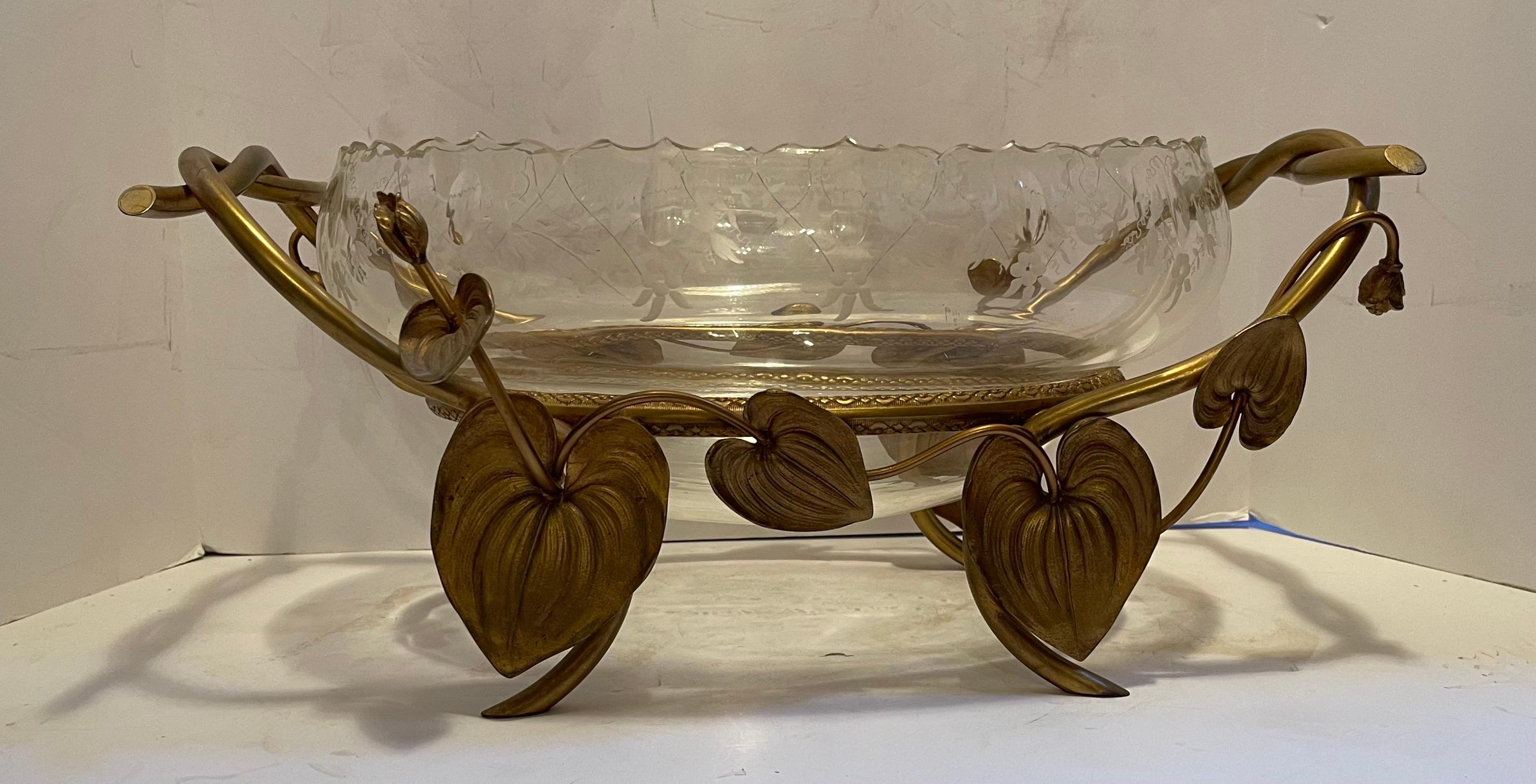 Wonderful Large French Art Nouveau Ormolu Bronze Oval Etched Crystal Centerpiece In Good Condition In Roslyn, NY