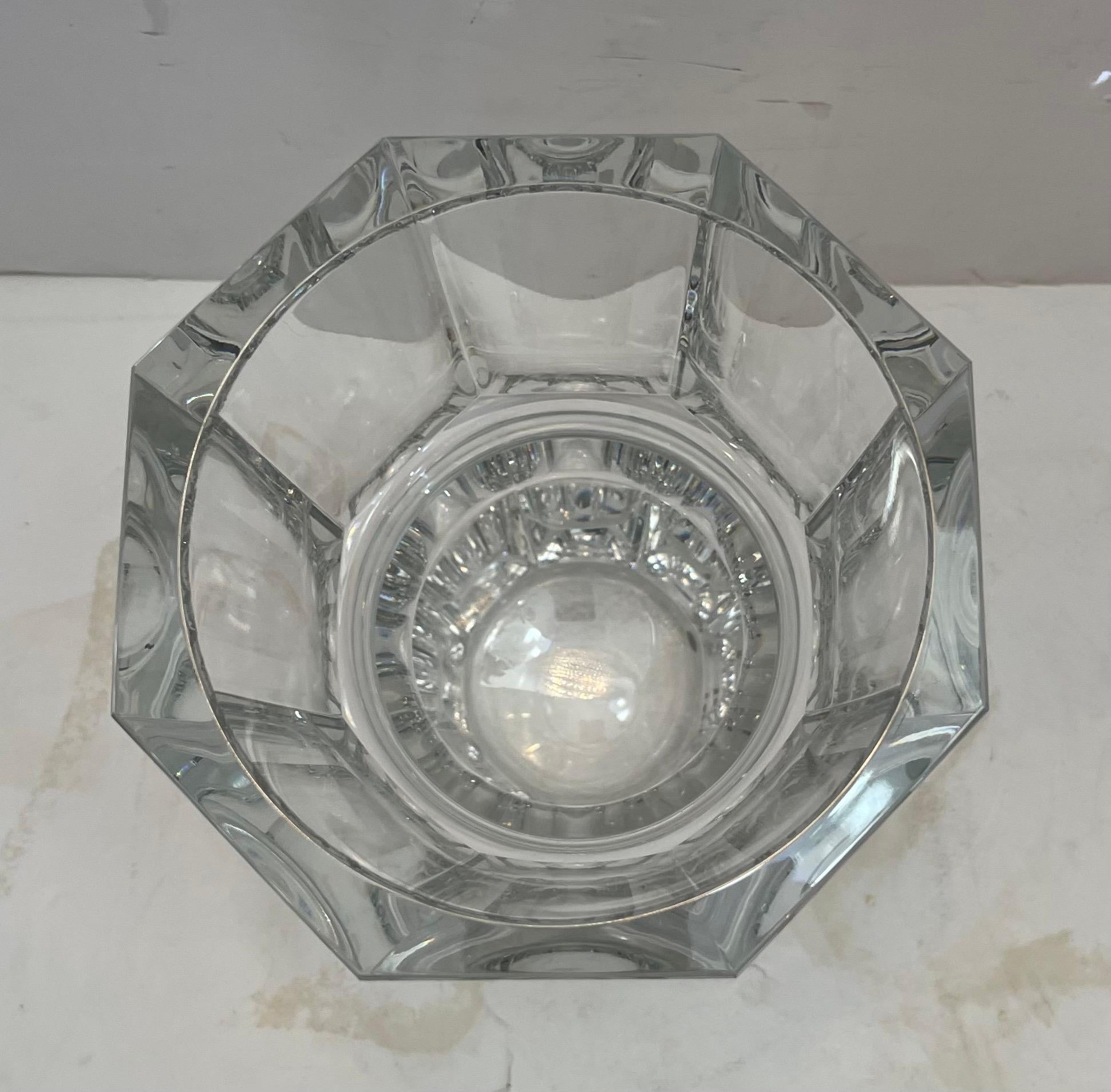 Wonderful Large French Cut Crystal Baccarat Edith Mid-Century Modern Chunky Vase In Good Condition For Sale In Roslyn, NY