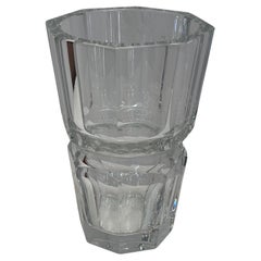 Merveilleux grand vase épais en cristal taillé français Baccarat Edith, mi-siècle moderne