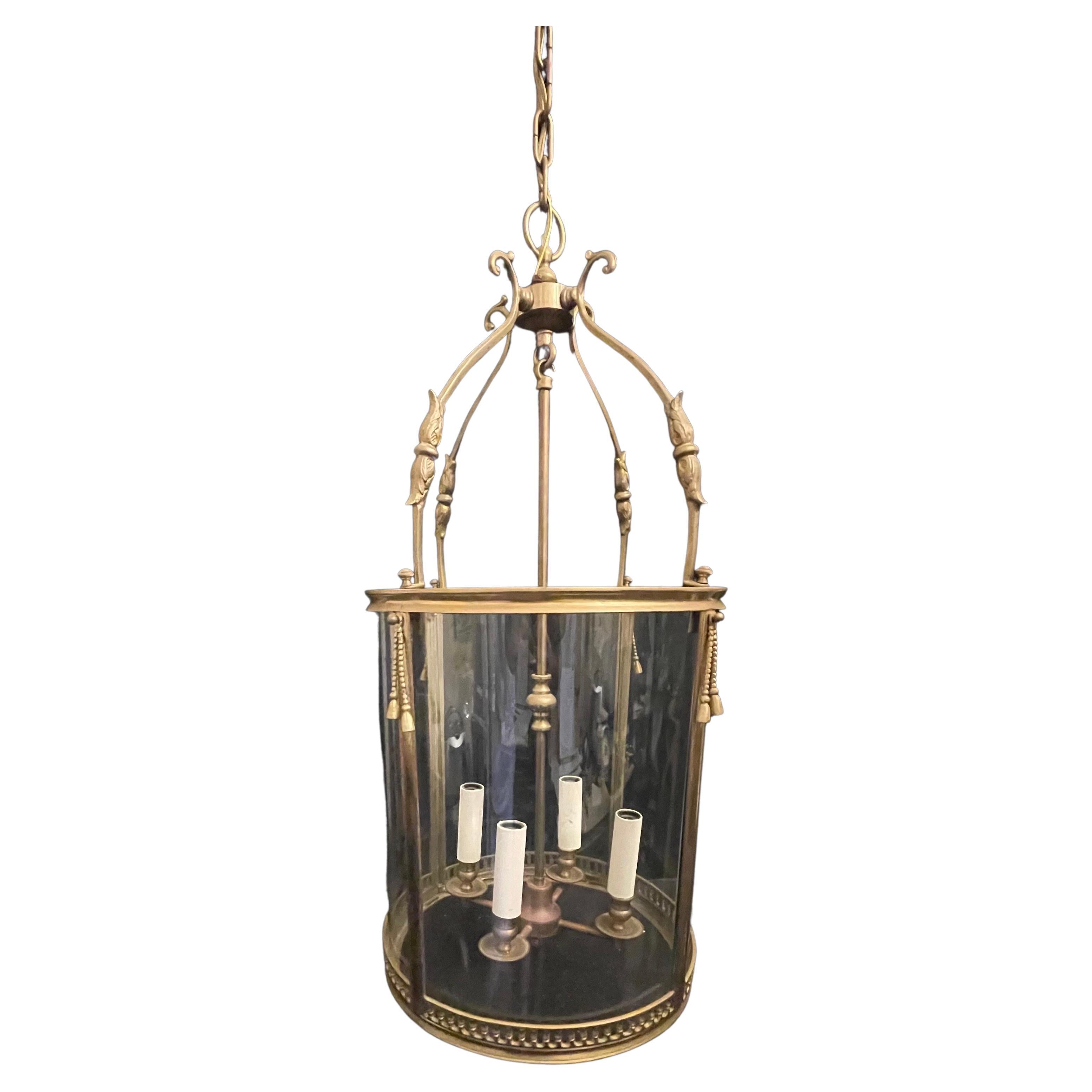 Magnifique grand lustre-lanterne français Louis XVI en bronze à pampilles et rubans