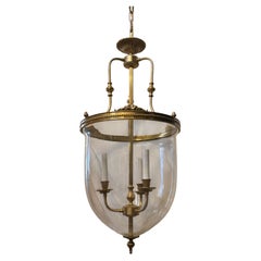 Maravillosa linterna grande de estilo Imperio, Regencia y neoclásico, con campana de cristal y base de bronce dorado