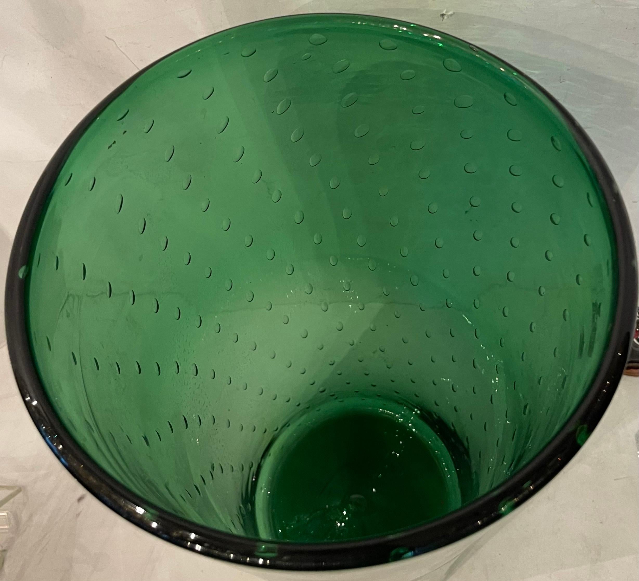 Wonderful Large Italian Art Glass Bullicante Murano Venetian Bubbles Green Vase  In Good Condition For Sale In Roslyn, NY
