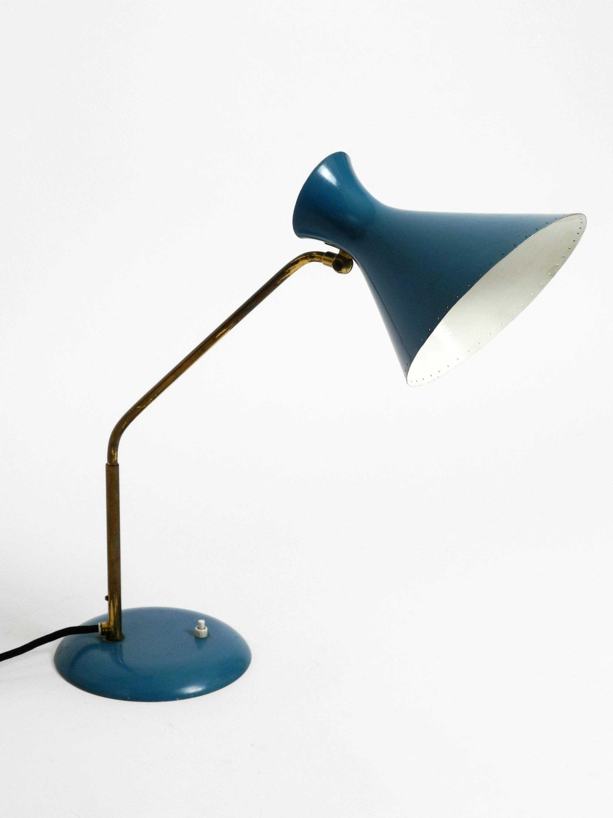 Wonderful Large Italian Midcentury Diabolo Table Lamp with Rotatable Neck For Sale 9