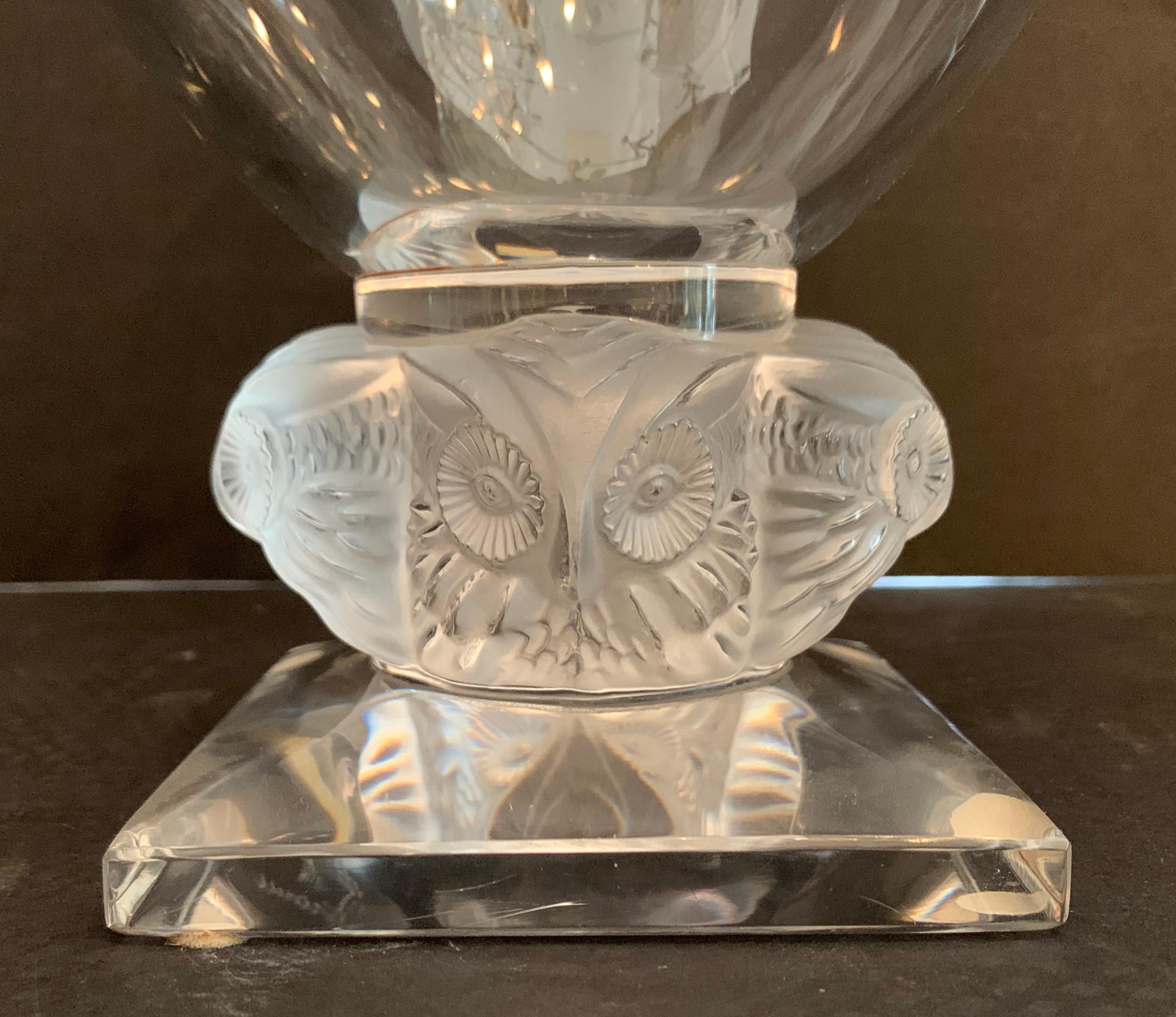 Belle Époque Wonderful Large Lalique France Crystal Grand Ducs Owl Frosted Clear Vase For Sale