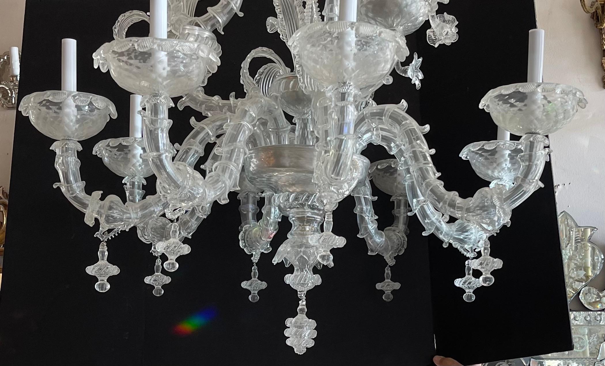 20ième siècle Magnifique grand lustre italien en verre soufflé transparent de Murano, de style mi-siècle moderne en vente