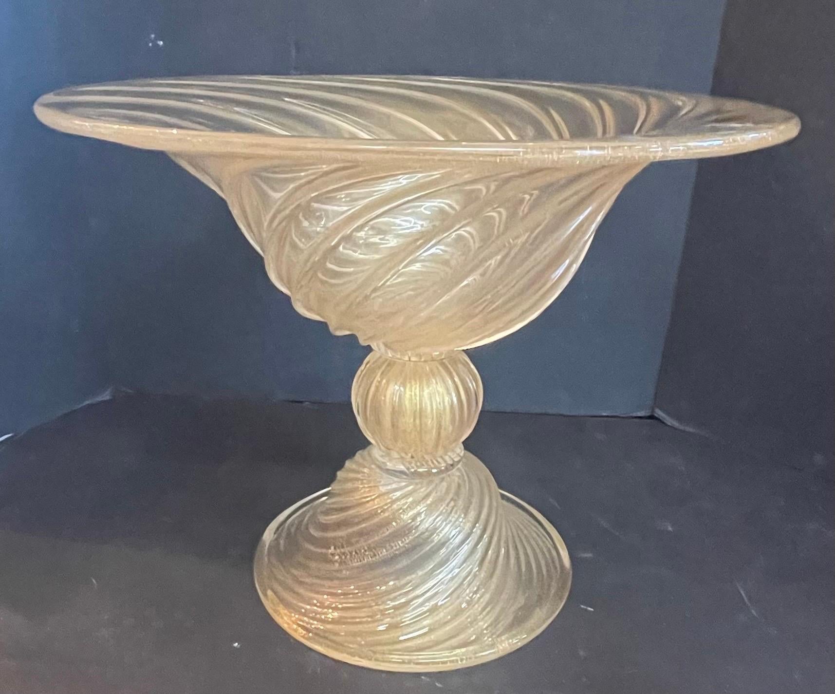 Italian Wonderful Large Midcentury Murano Seguso Gold Swirl Flecked Glass Centerpiece For Sale