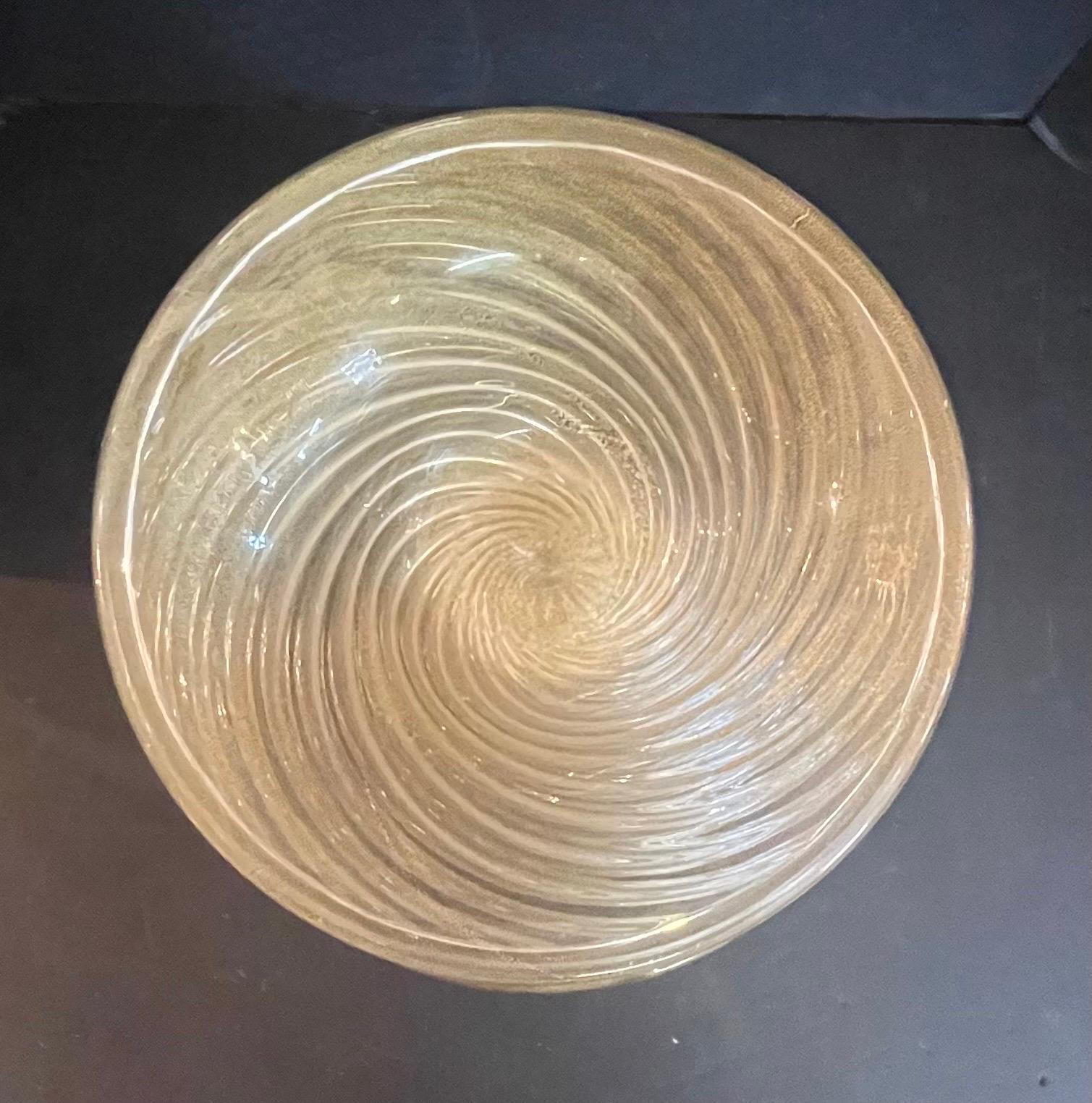 Hand-Crafted Wonderful Large Midcentury Murano Seguso Gold Swirl Flecked Glass Centerpiece For Sale