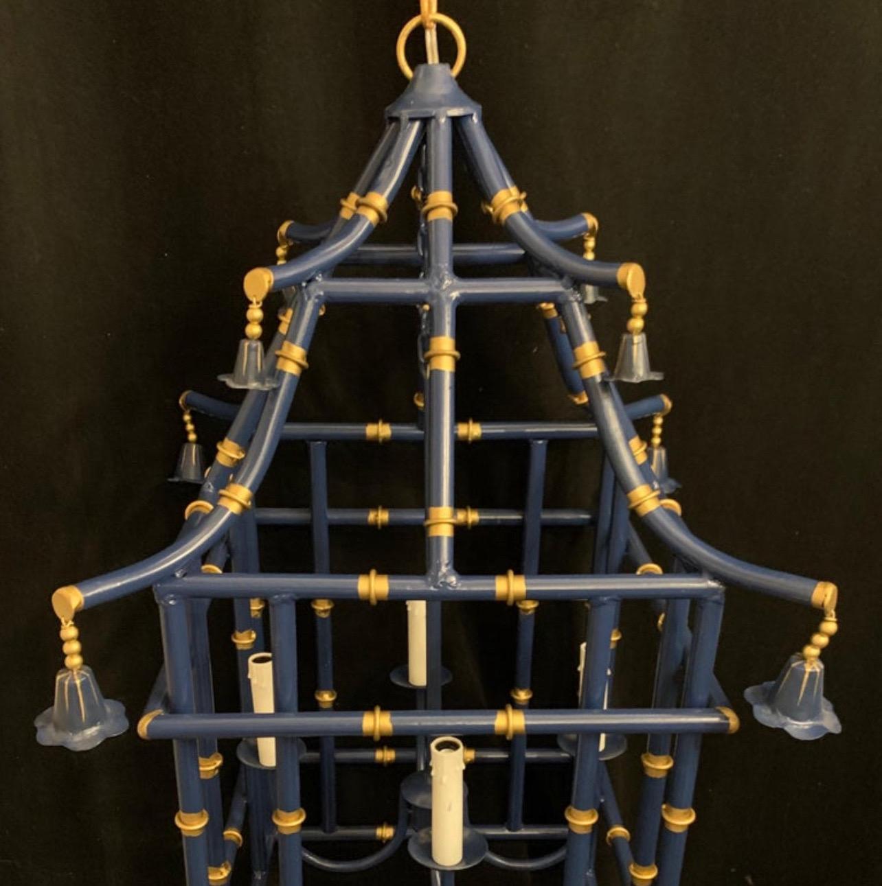 Wonderful 3 Large Navy Blue Gold Gilt Pagoda Bamboo Chinoiserie Lantern Fixtures In Good Condition For Sale In Roslyn, NY
