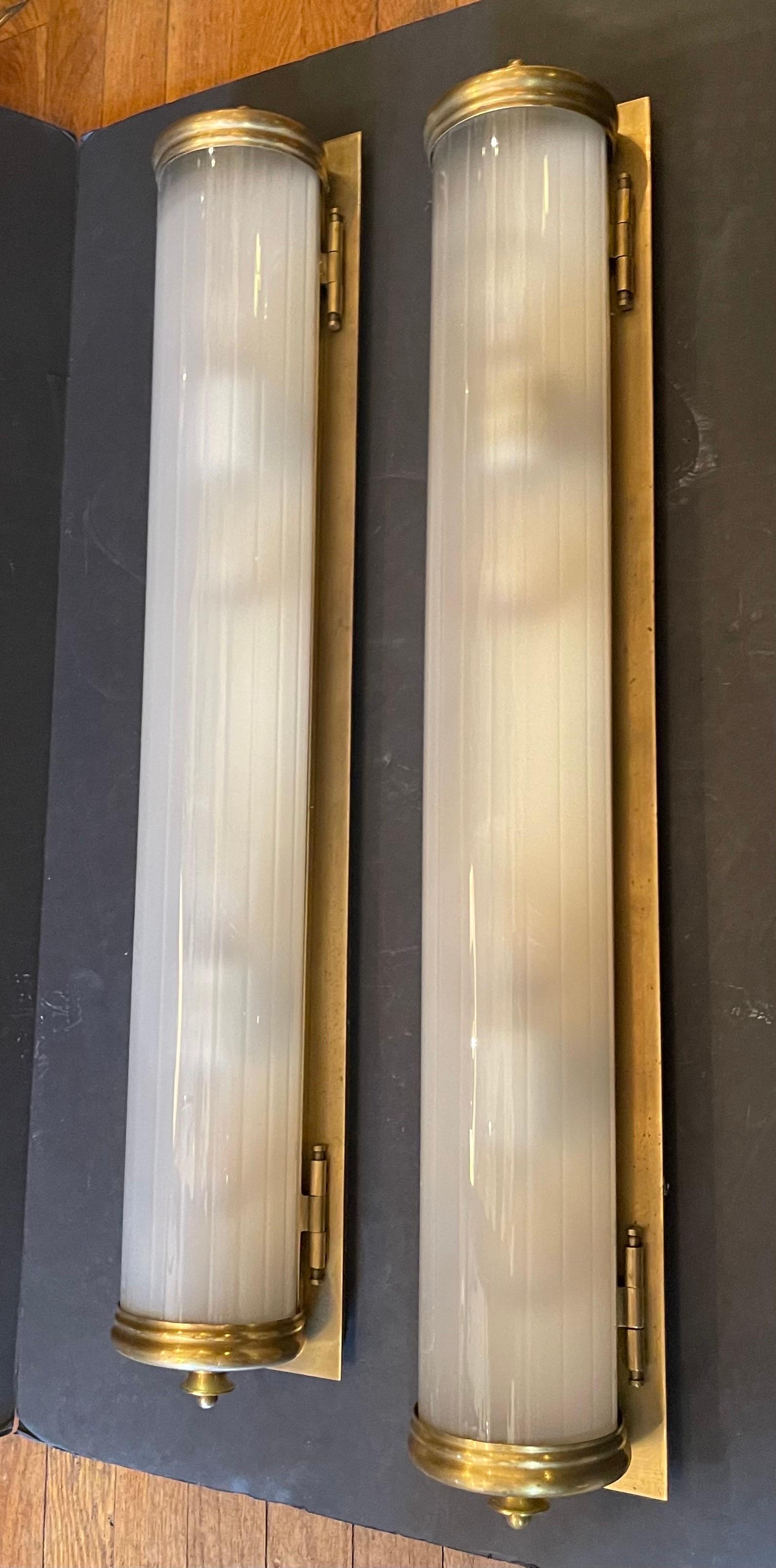 curved reeded glass